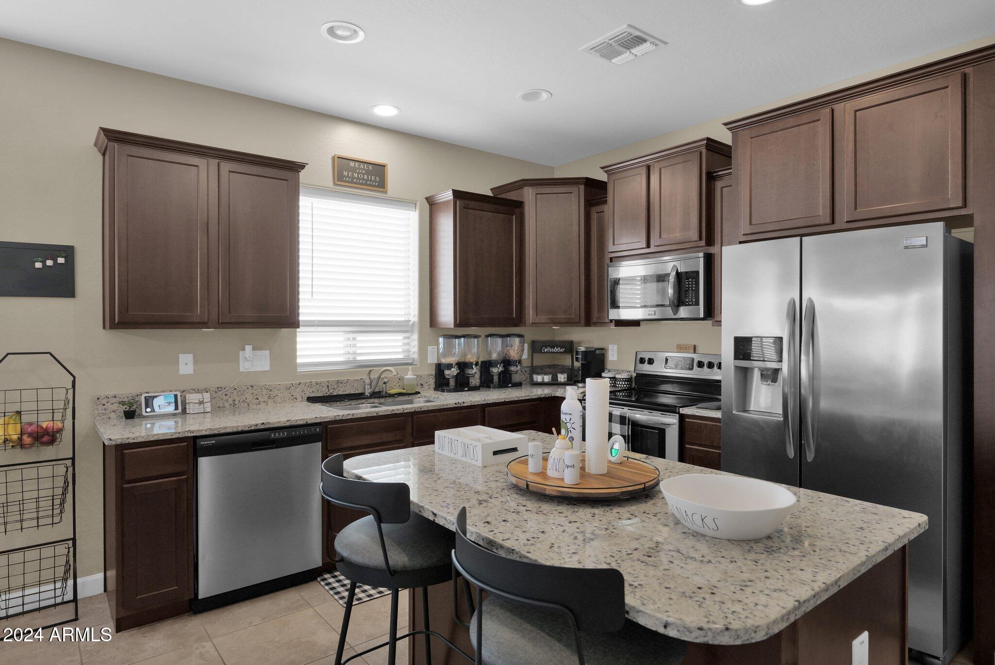 4898 E IOLITE Street