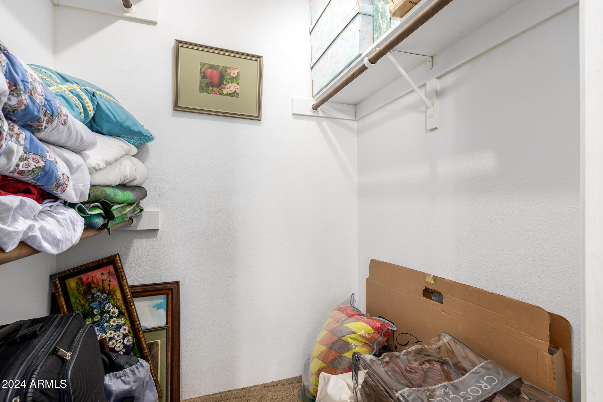 4709 E WINSTON Drive