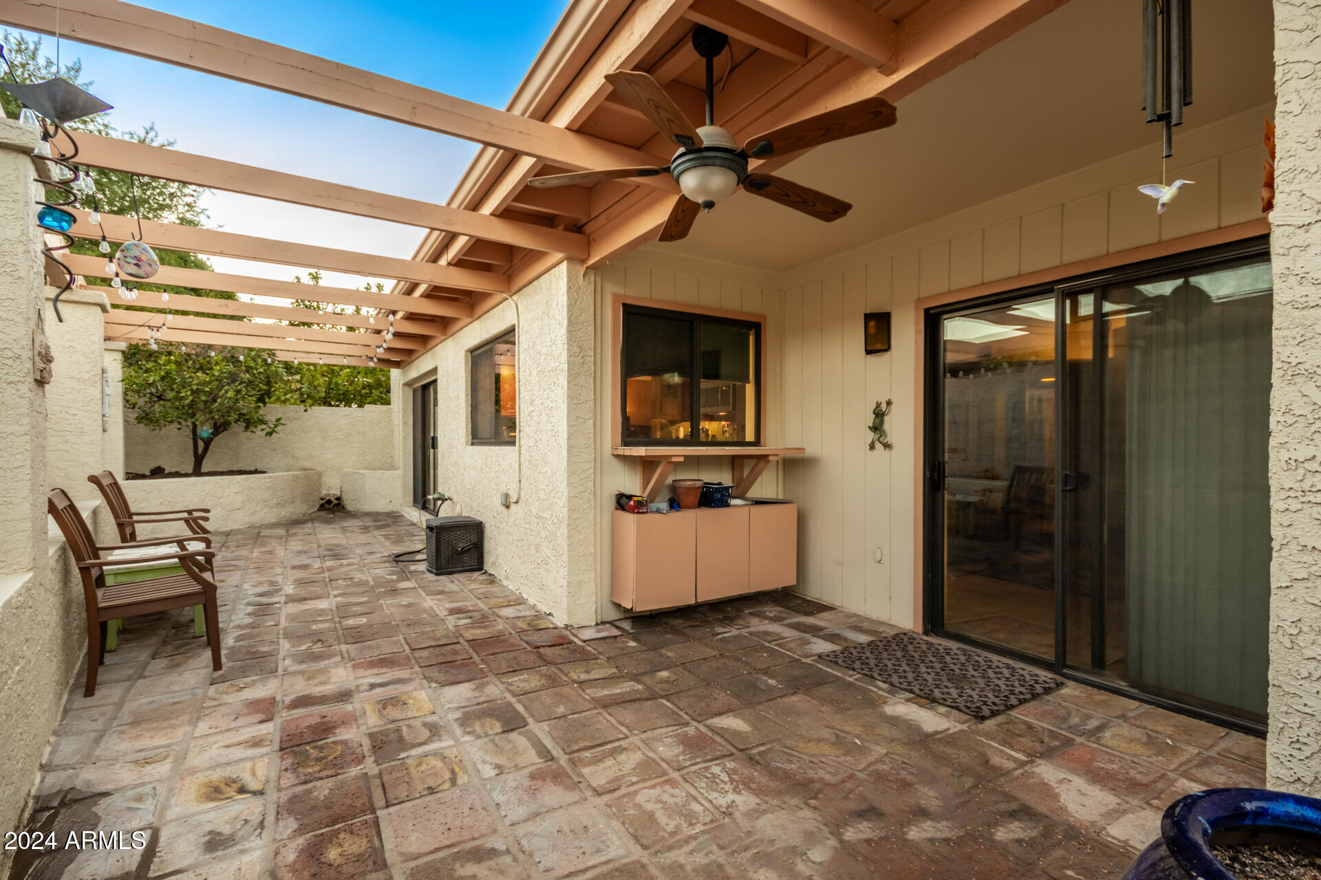 4709 E WINSTON Drive