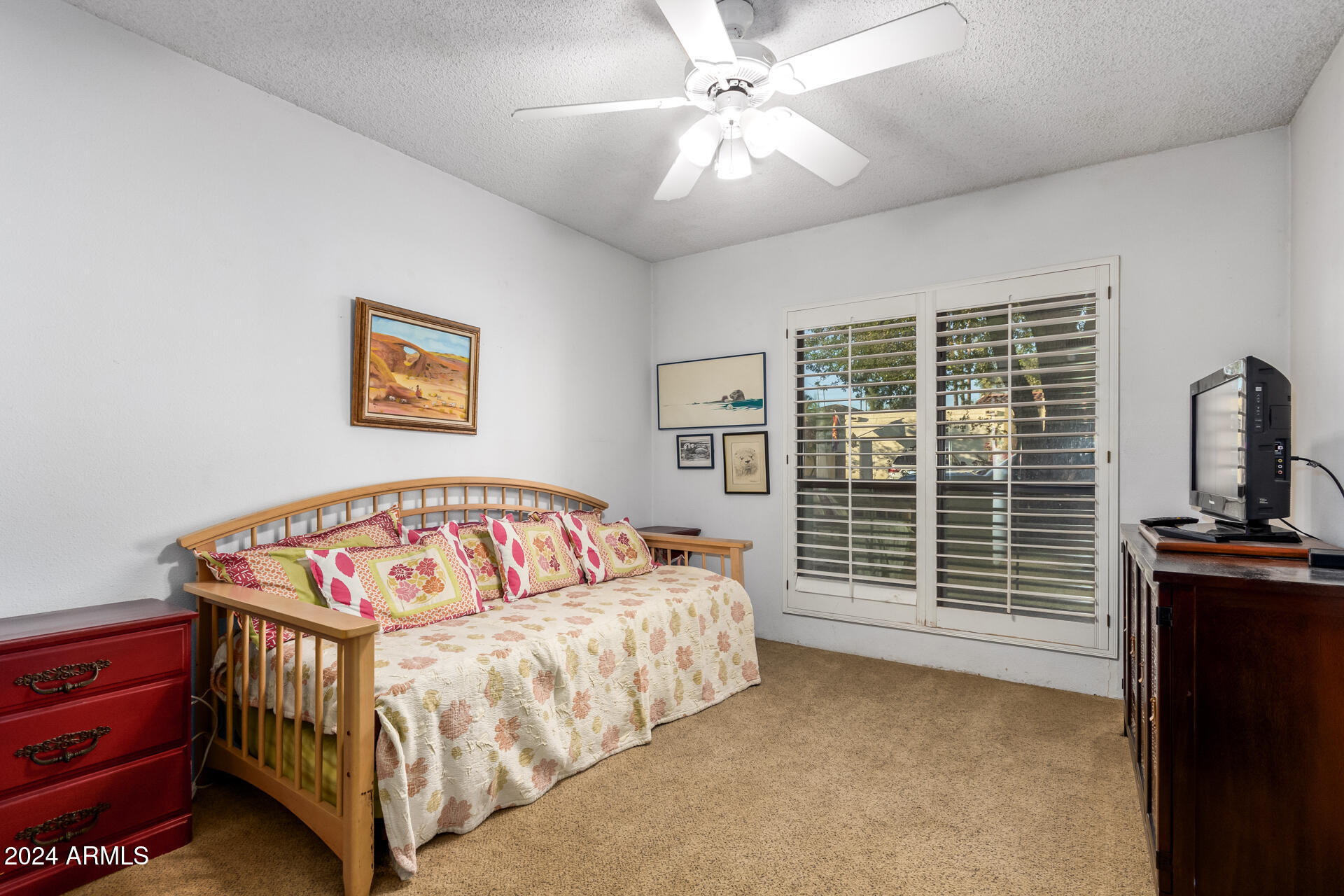 4709 E WINSTON Drive