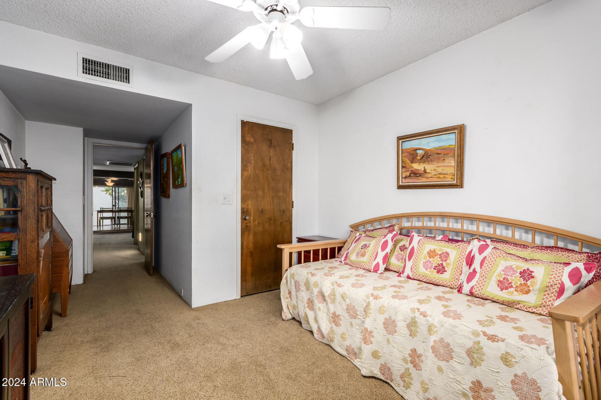 4709 E WINSTON Drive