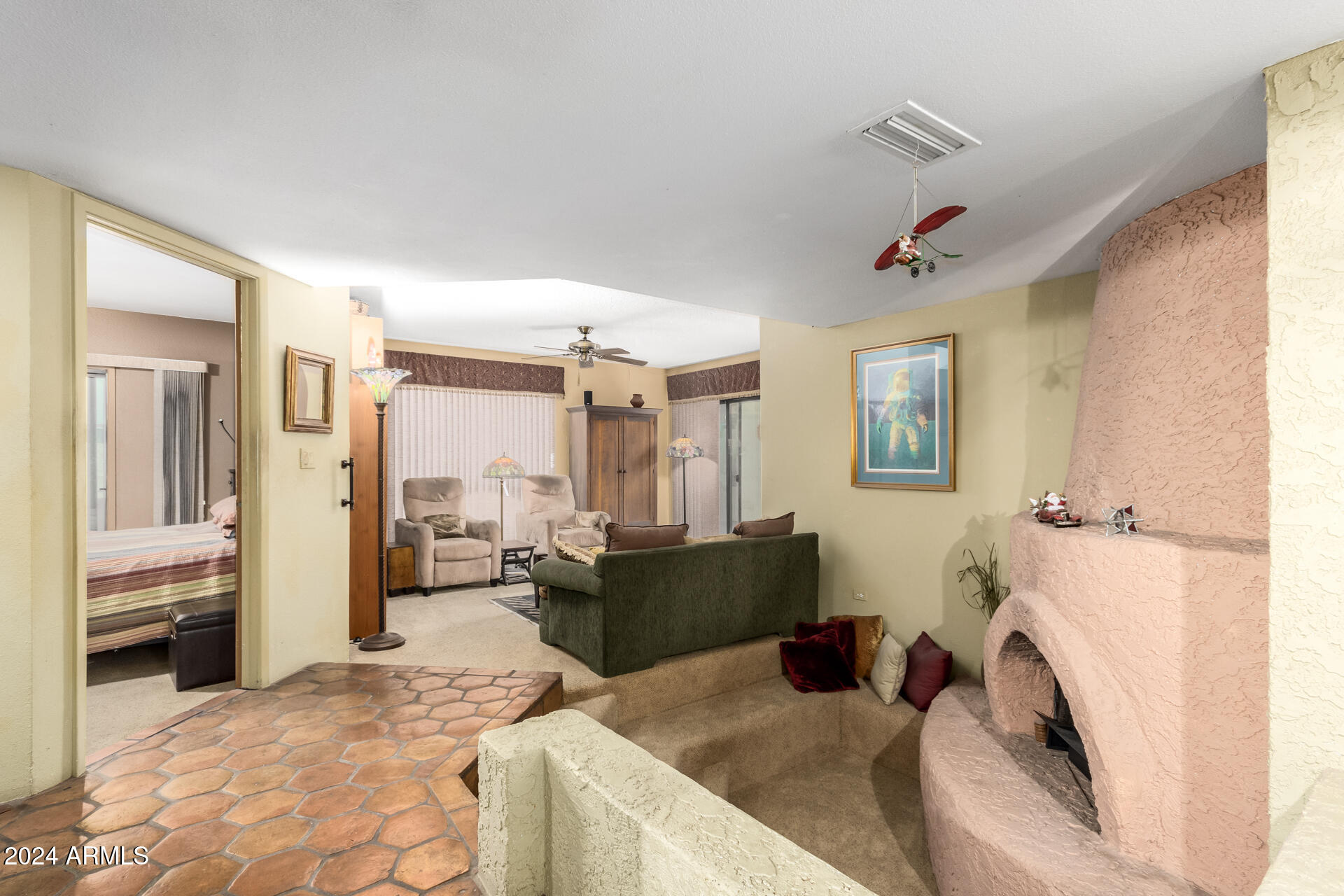 4709 E WINSTON Drive