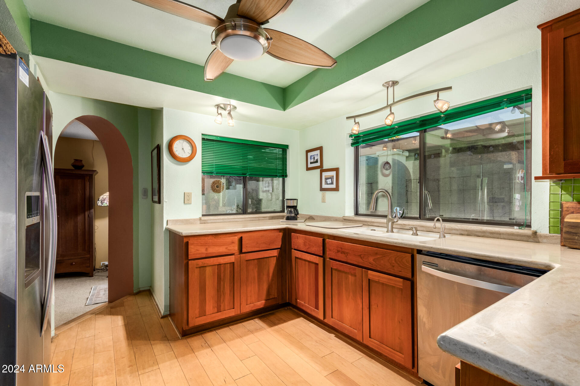 4709 E WINSTON Drive