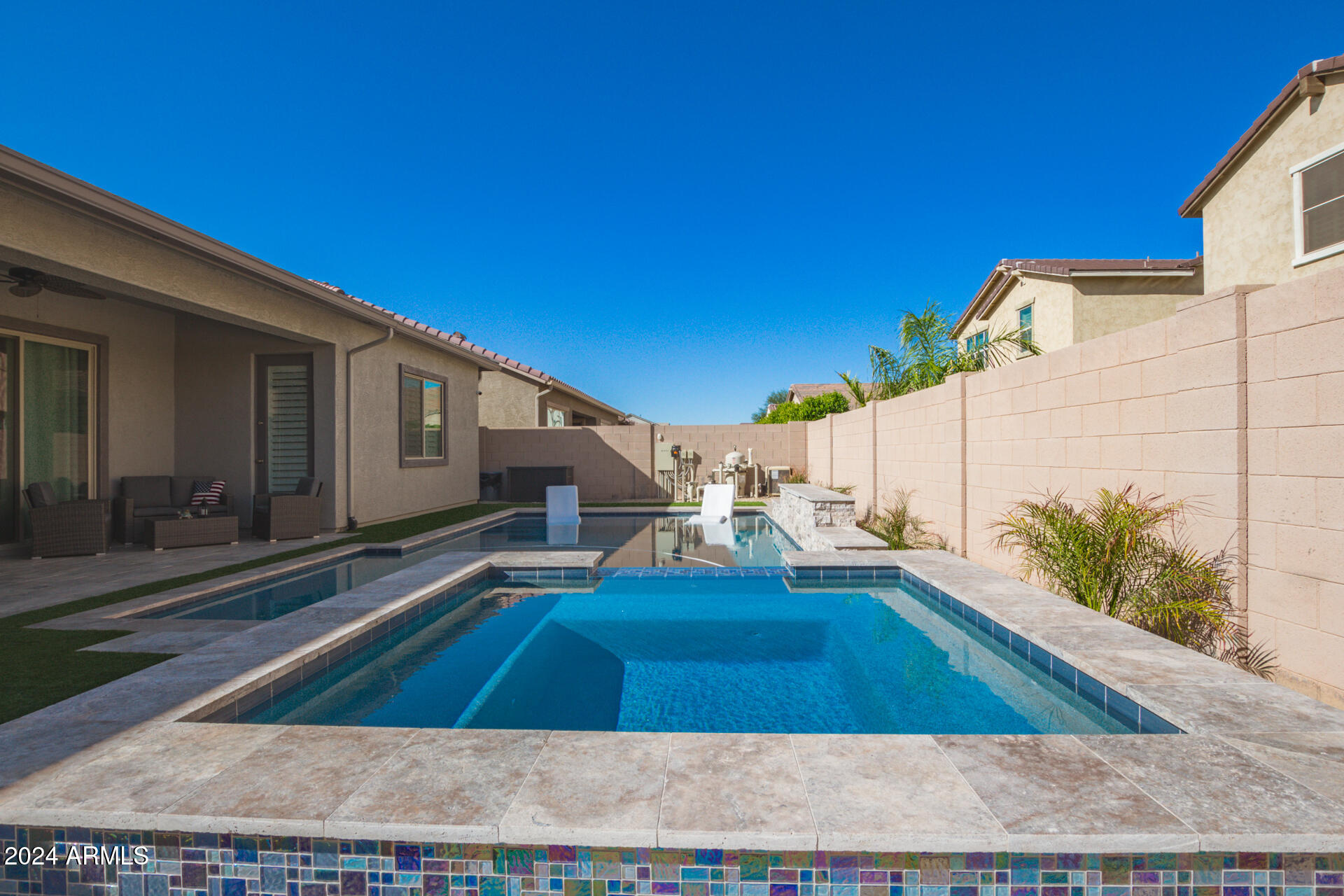 9746 E THORNBUSH Avenue