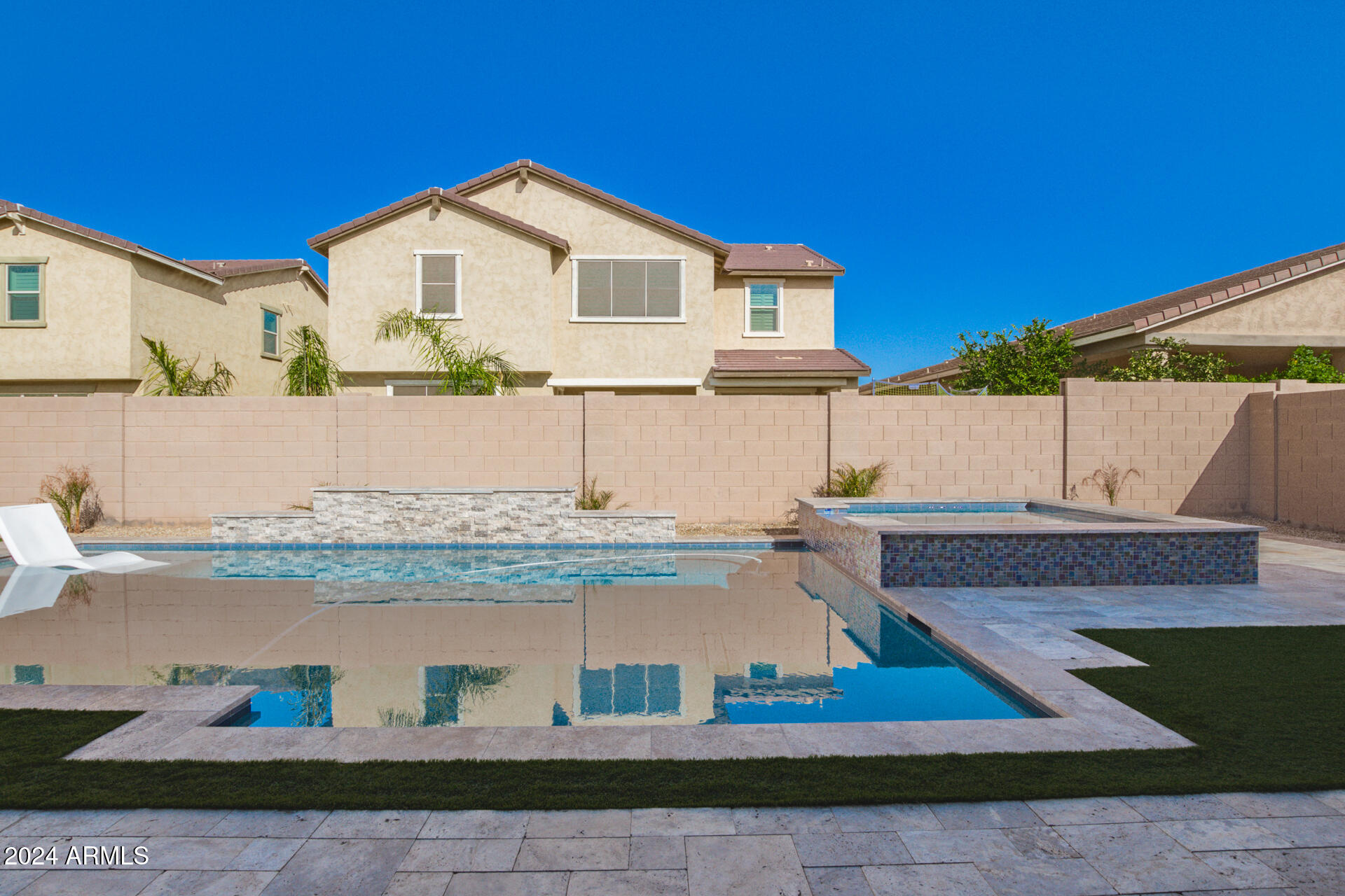 9746 E THORNBUSH Avenue