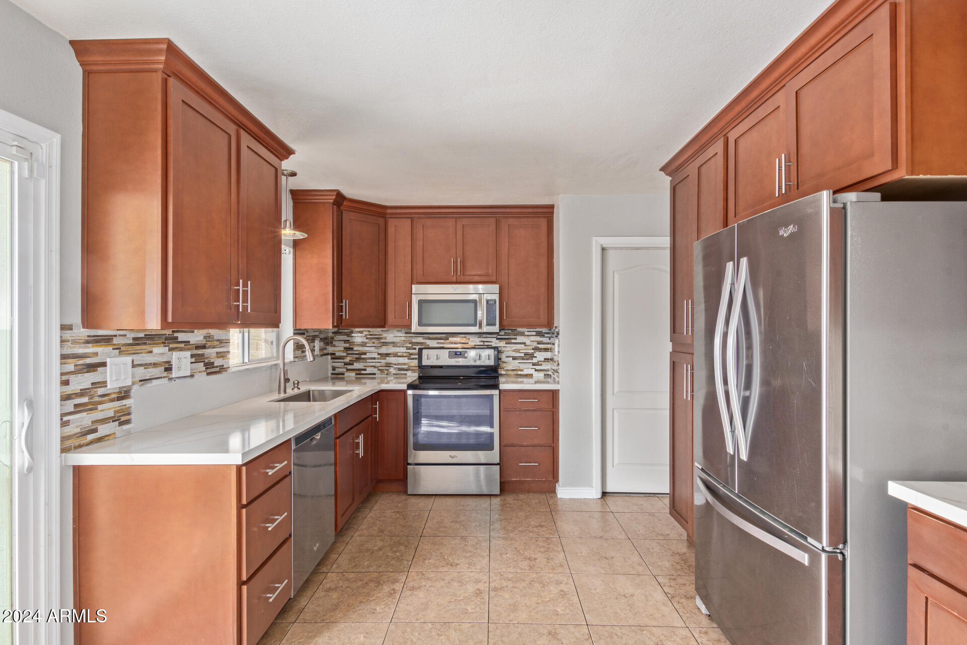 2037 E BRAMBLE Avenue