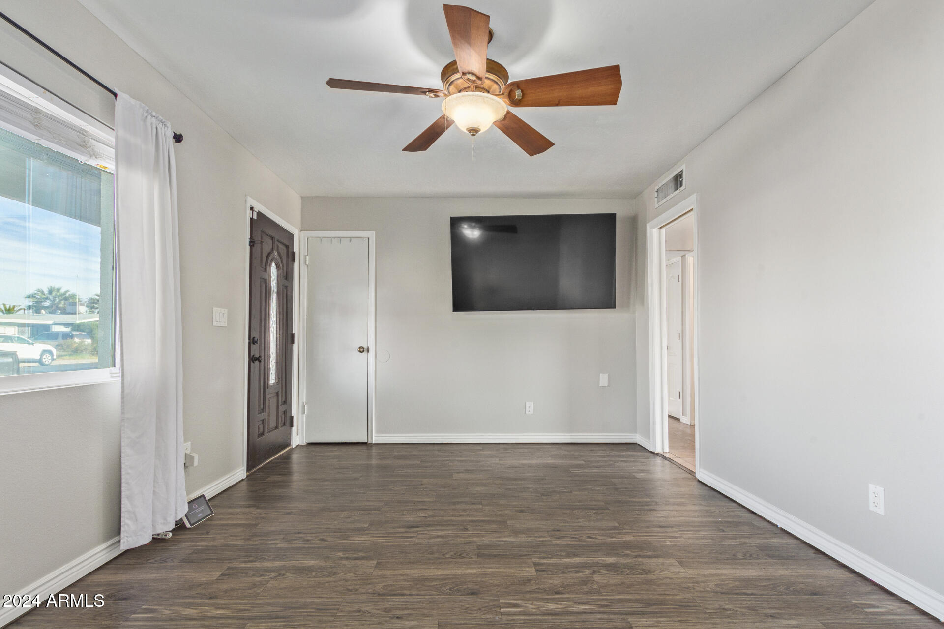 2037 E BRAMBLE Avenue