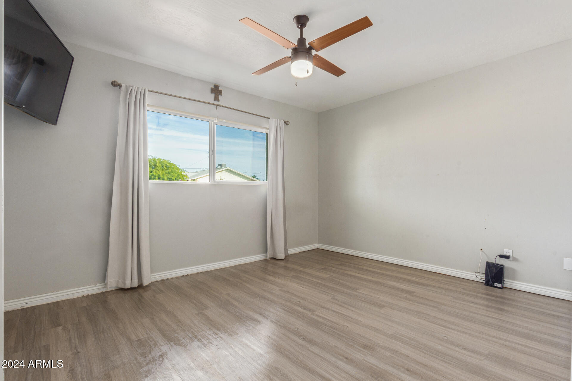 2037 E BRAMBLE Avenue