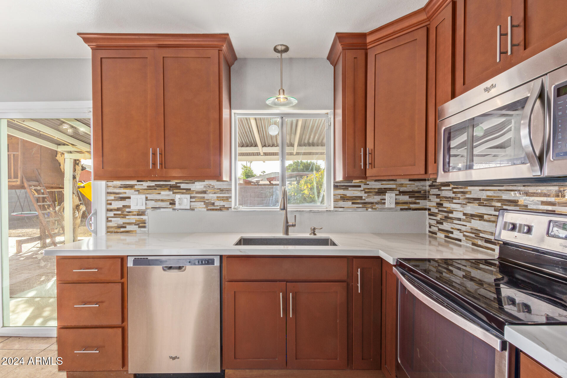 2037 E BRAMBLE Avenue