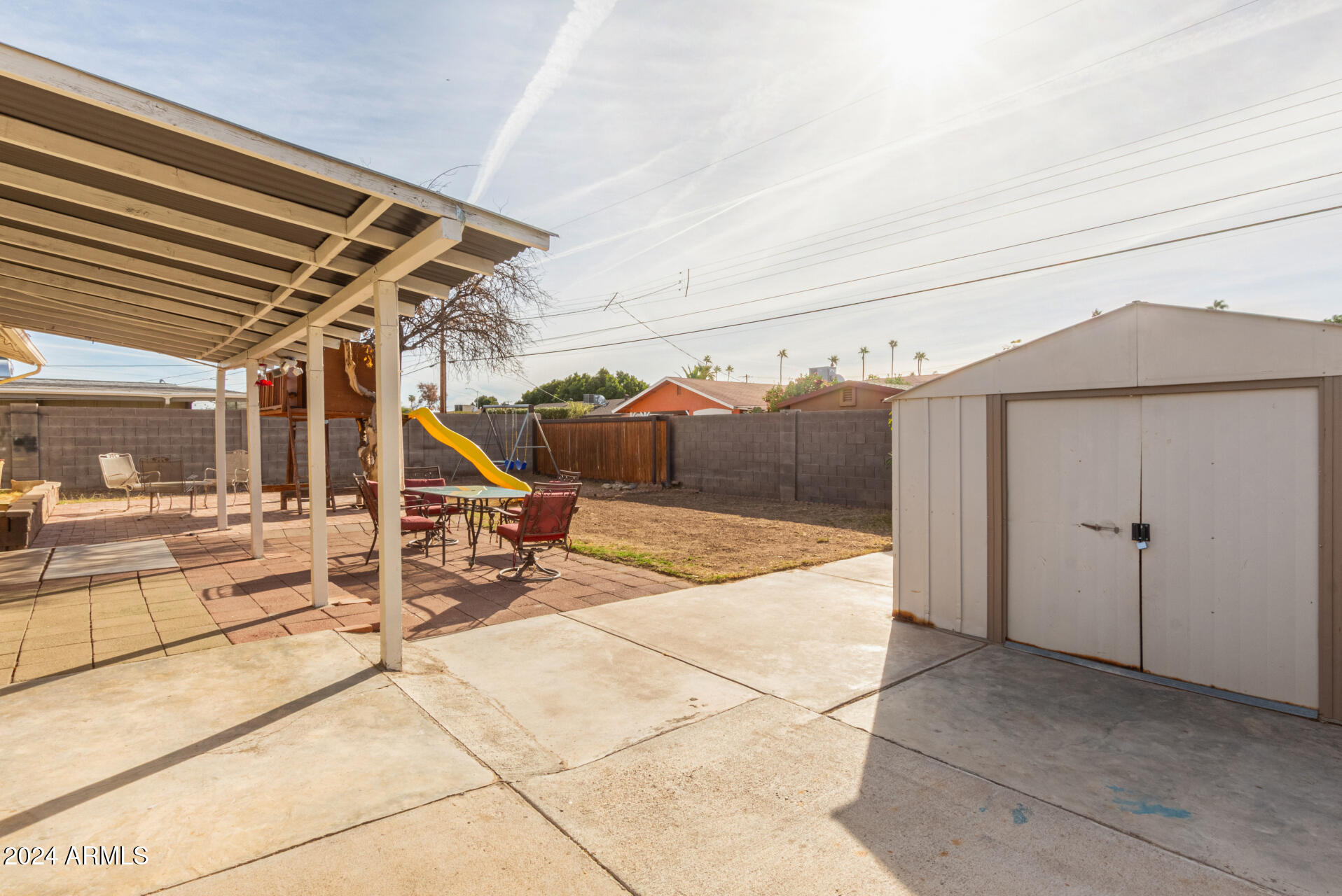 2037 E BRAMBLE Avenue