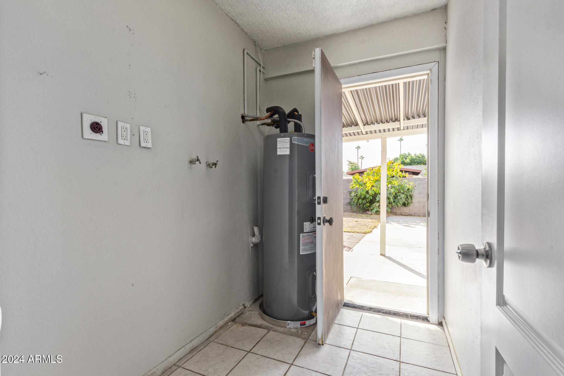 2037 E BRAMBLE Avenue