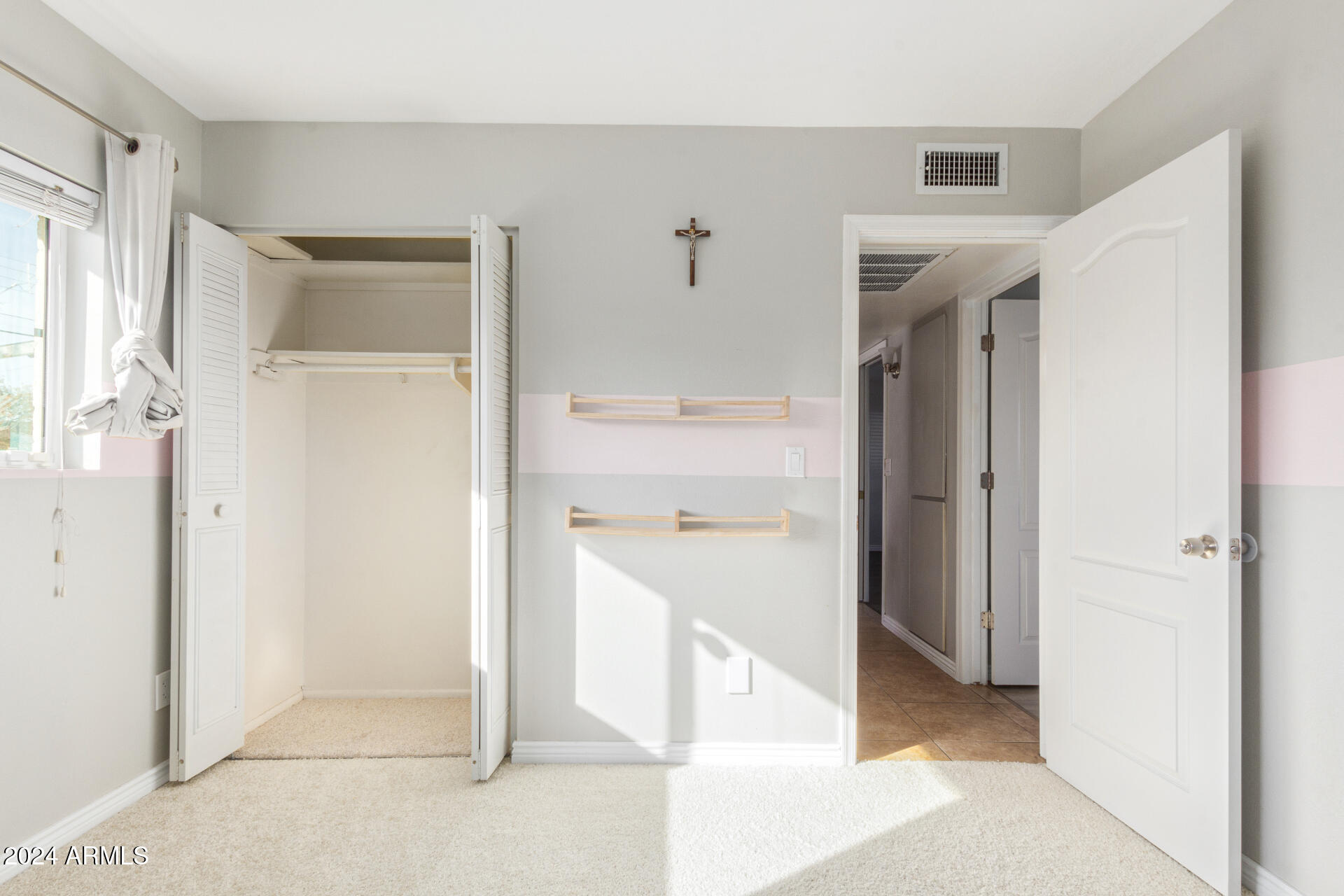 2037 E BRAMBLE Avenue