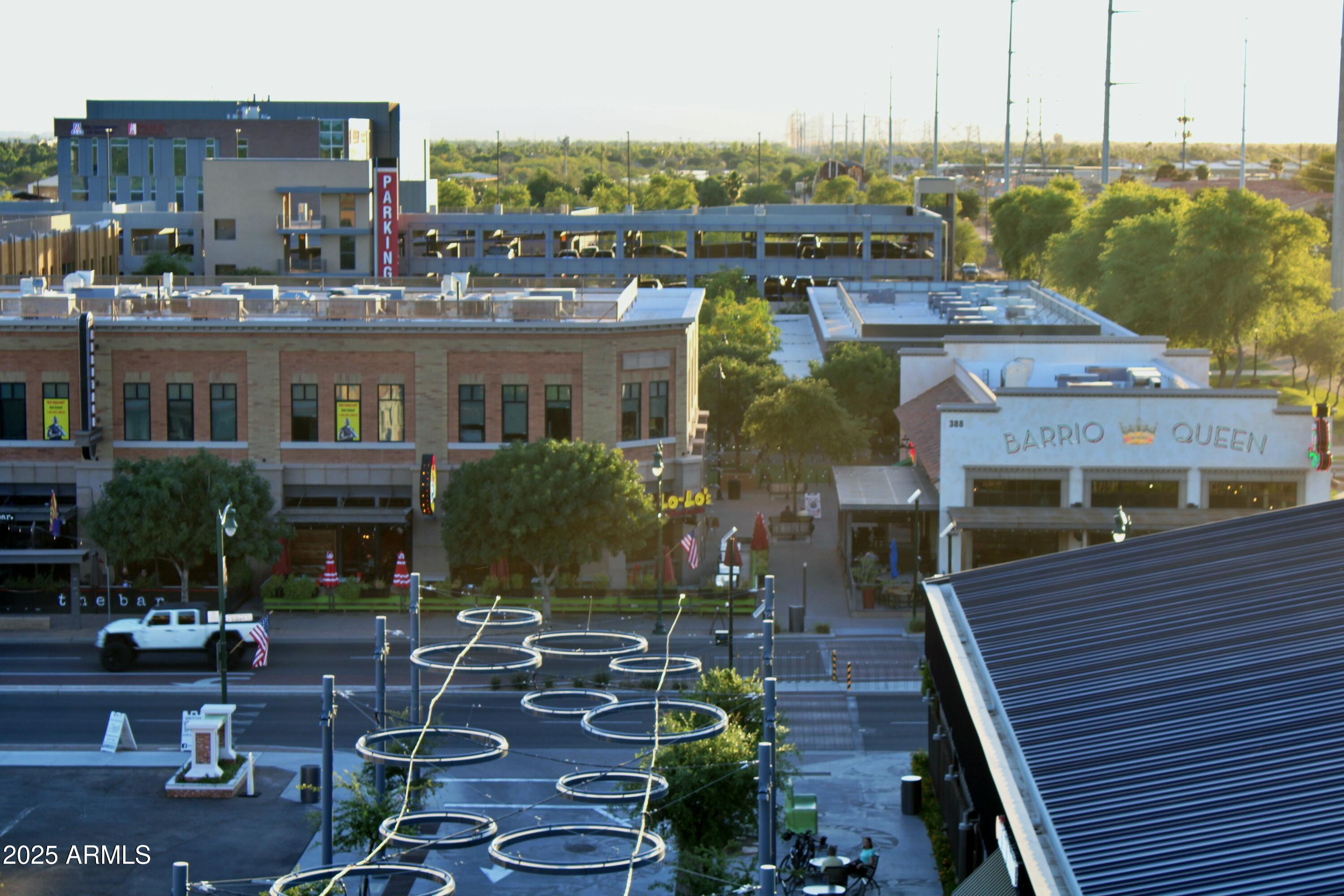 158 W COMMERCE Court