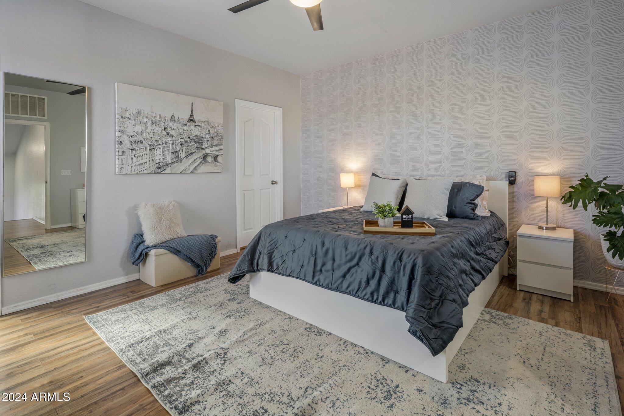 158 W COMMERCE Court