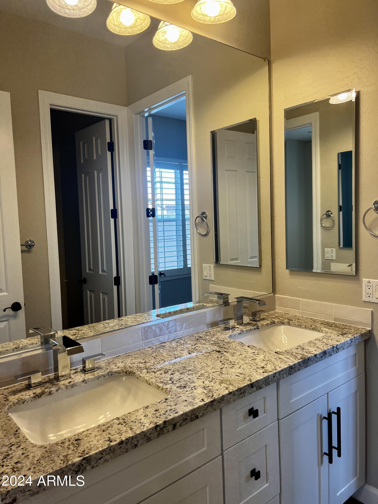 20198 E SILVER CREEK Lane