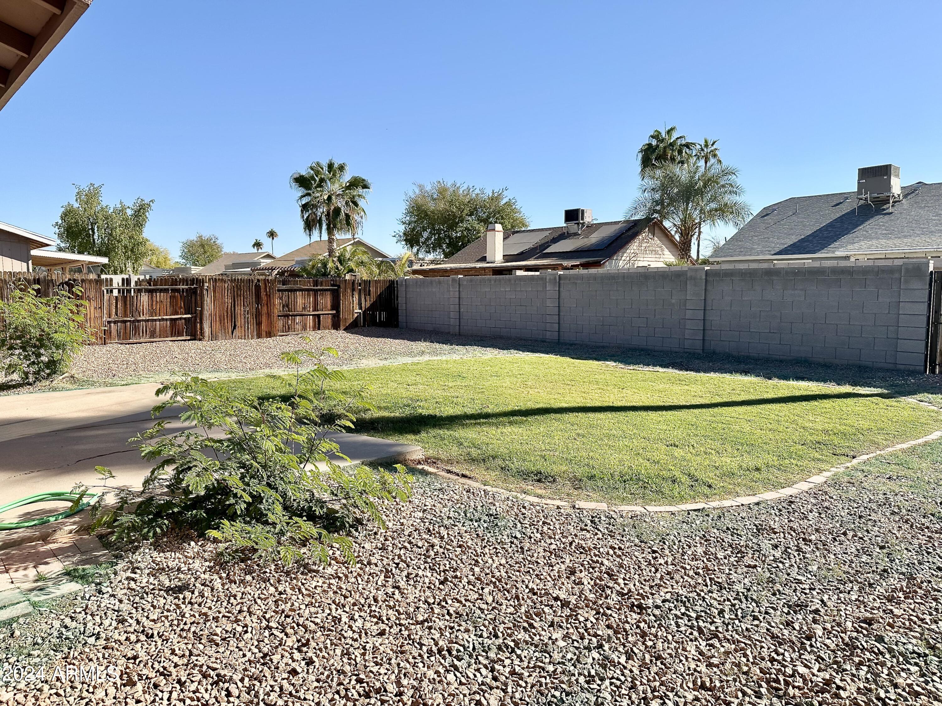 1511 W CHEYENNE Drive