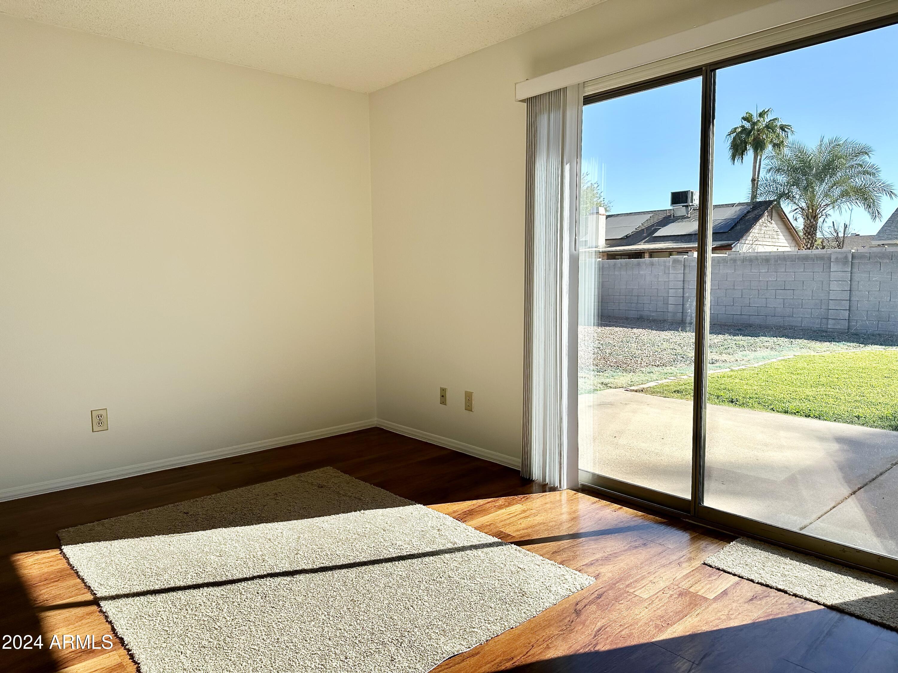 1511 W CHEYENNE Drive