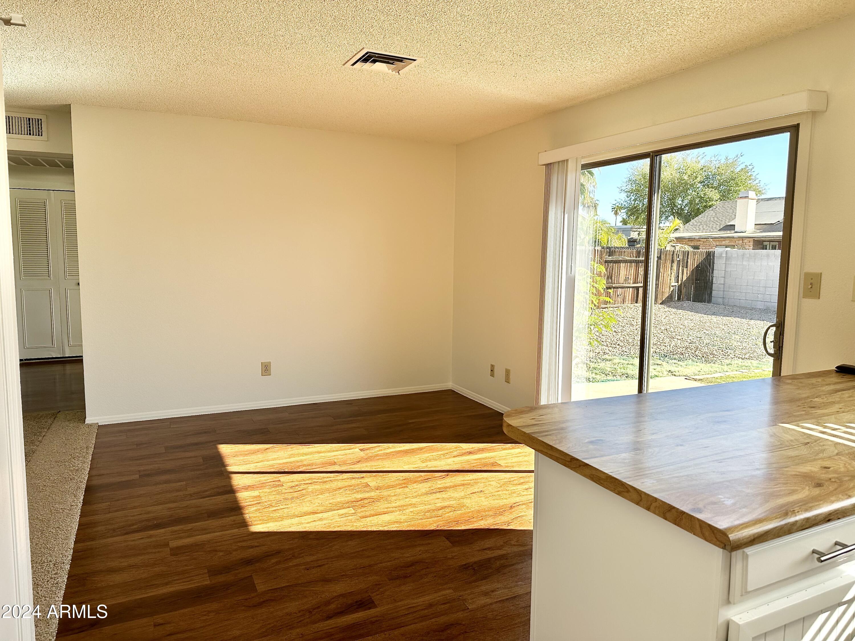 1511 W CHEYENNE Drive