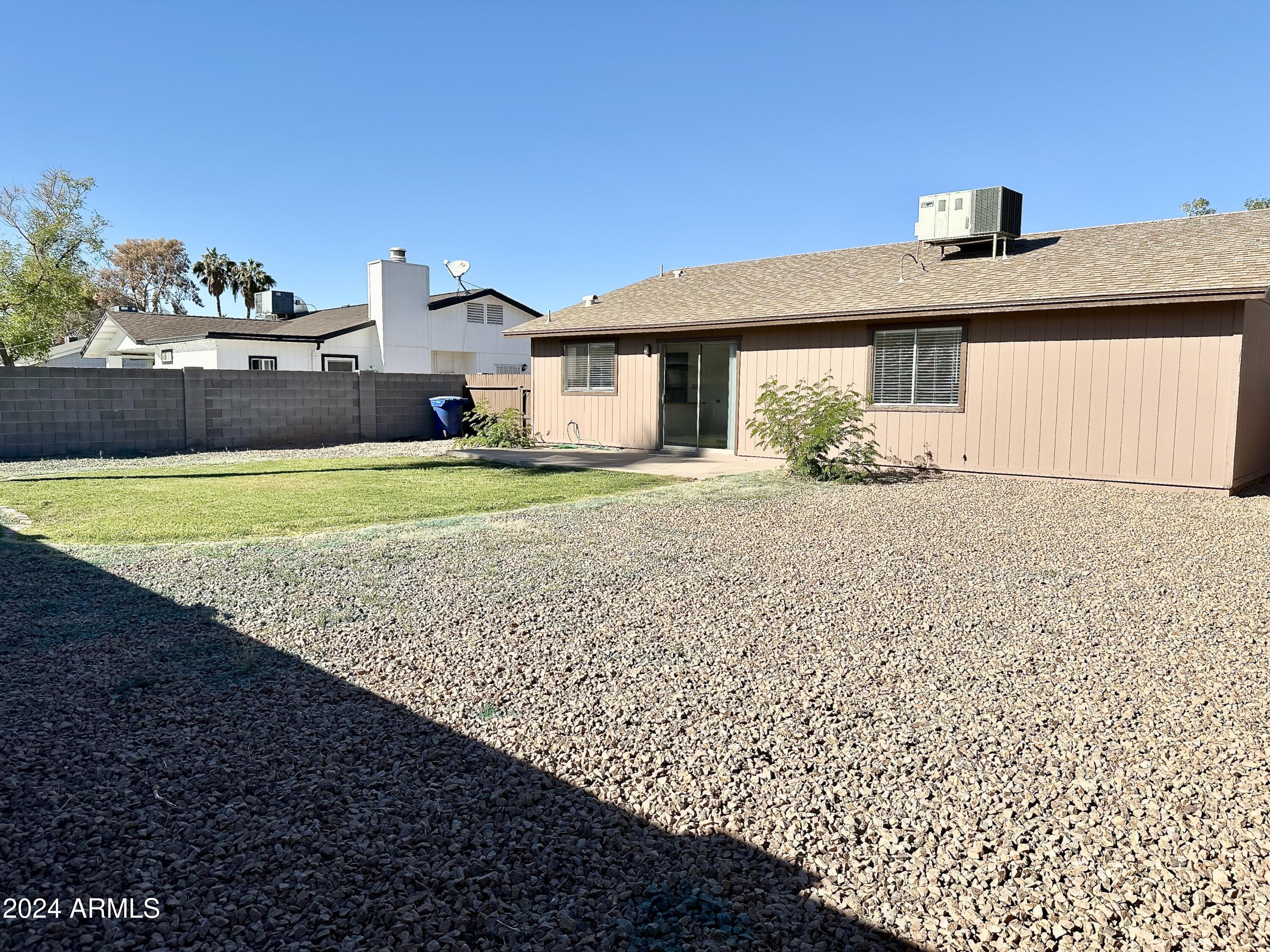 1511 W CHEYENNE Drive