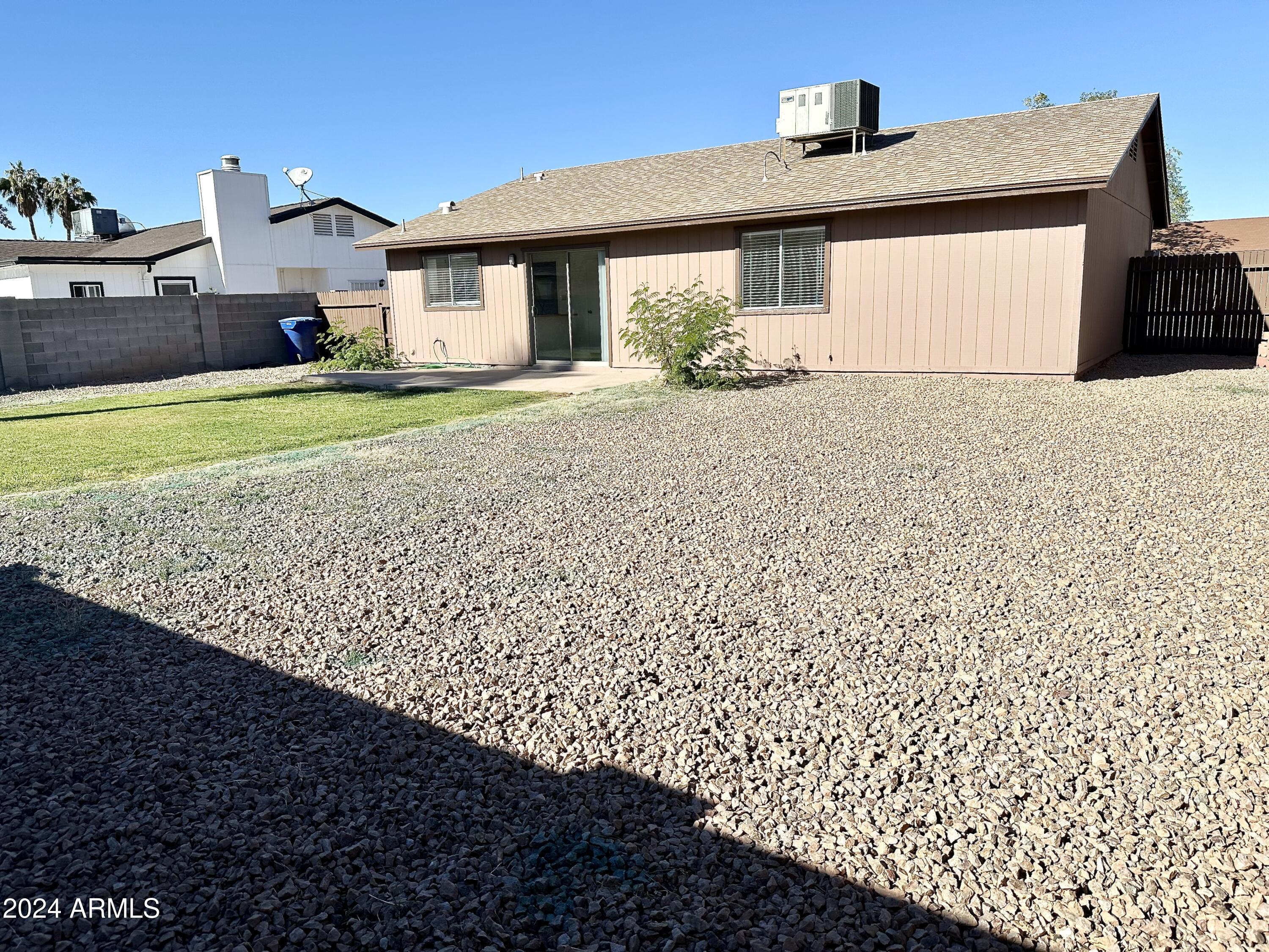 1511 W CHEYENNE Drive