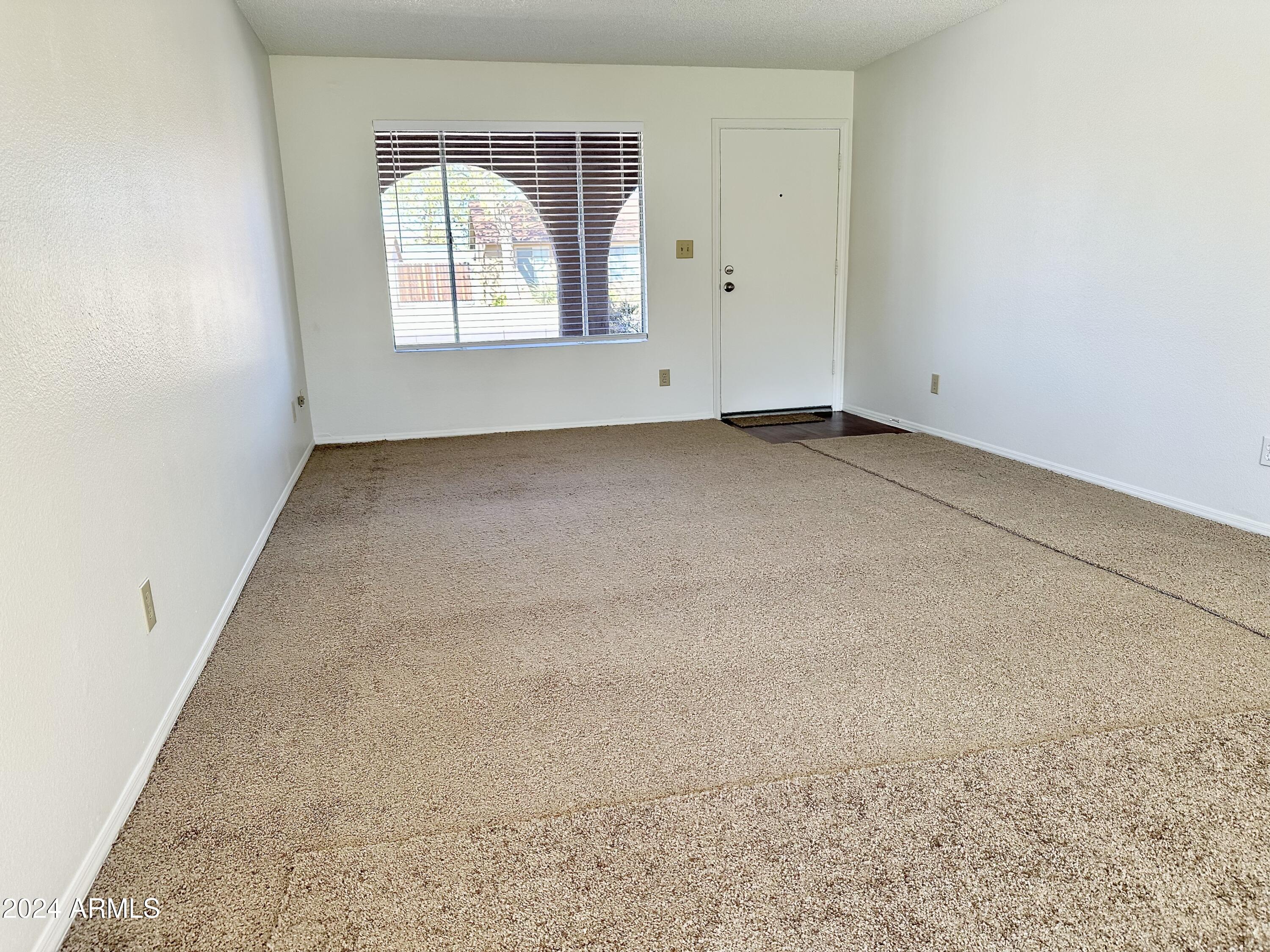 1511 W CHEYENNE Drive