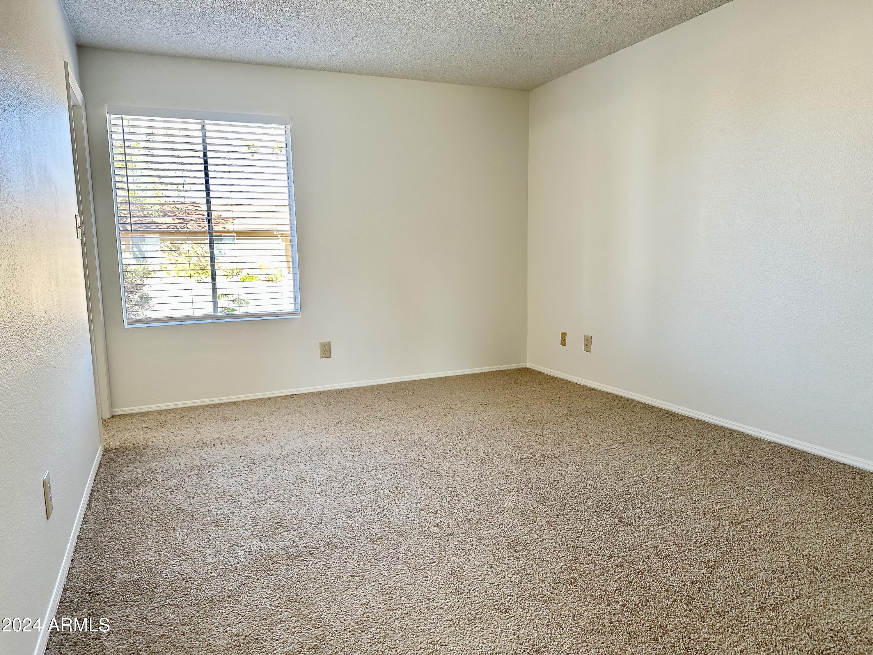 1511 W CHEYENNE Drive