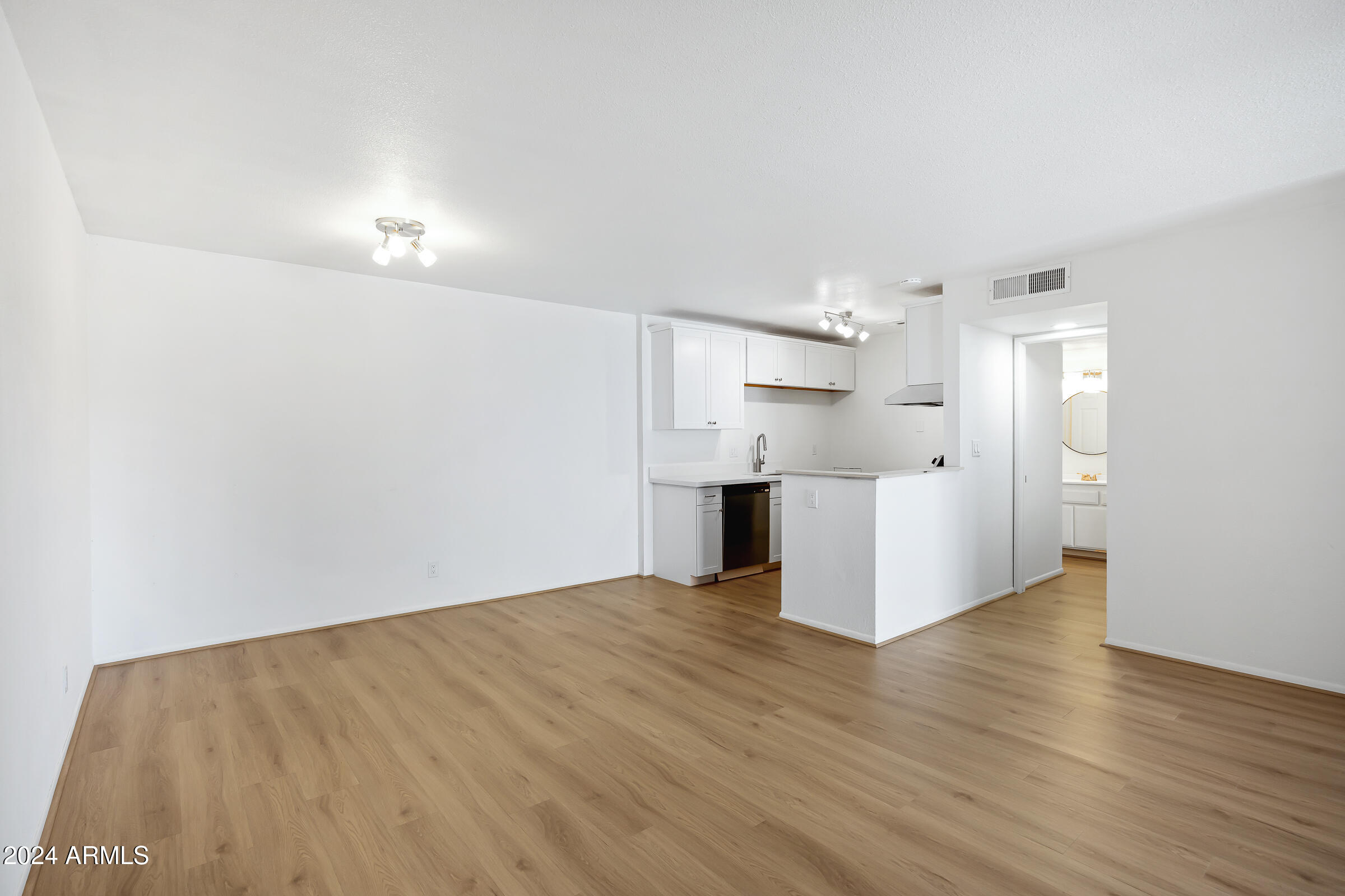 5525 E Thomas Road # P14