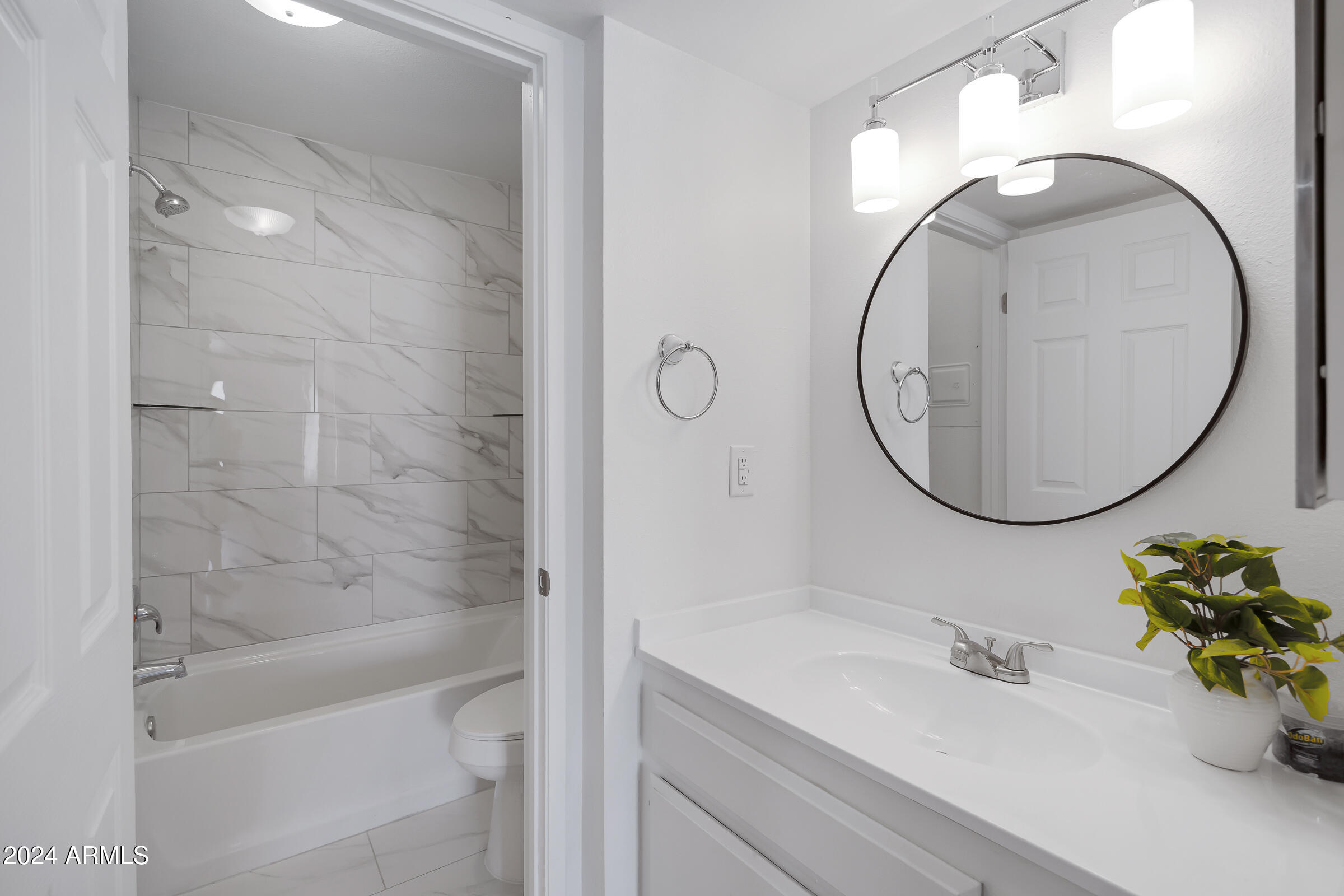 5525 E Thomas Road # P14