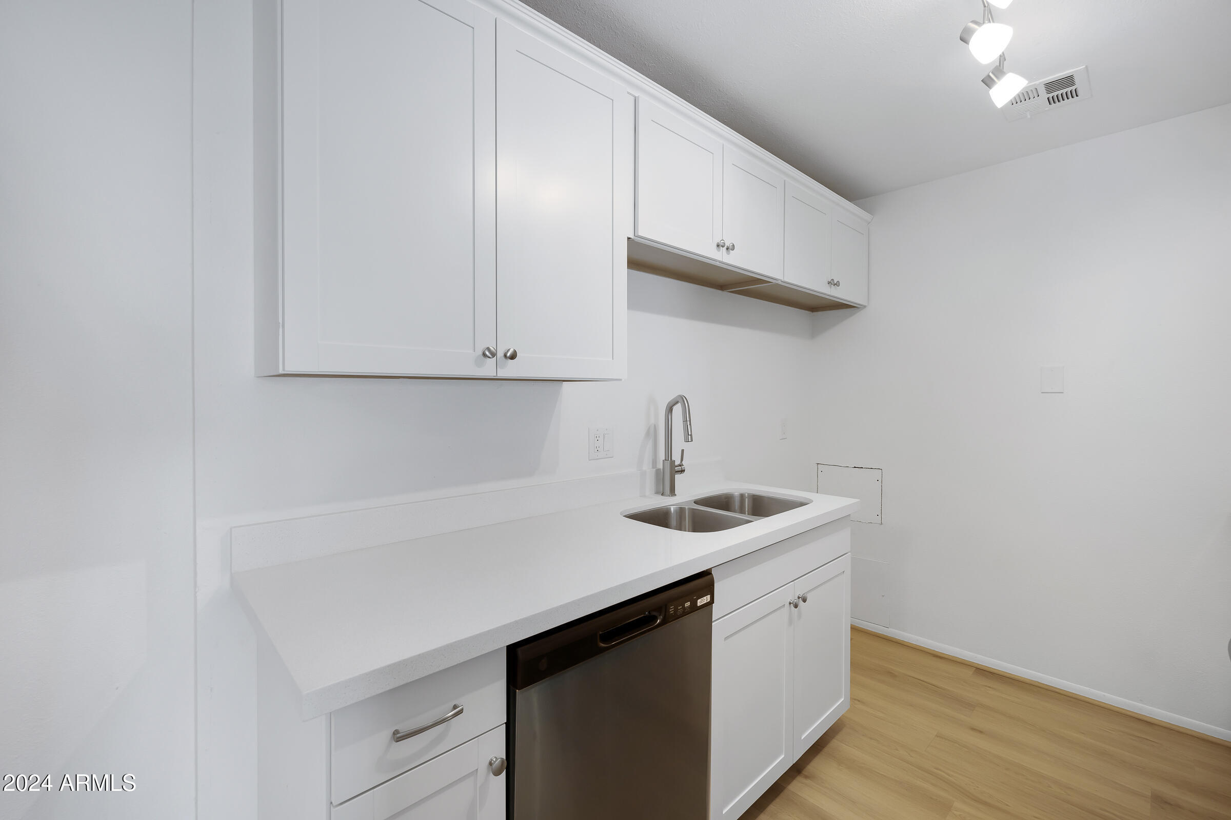 5525 E Thomas Road # P14