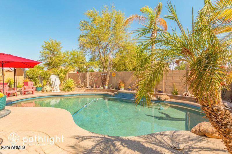 8625 W CHICKASAW Street