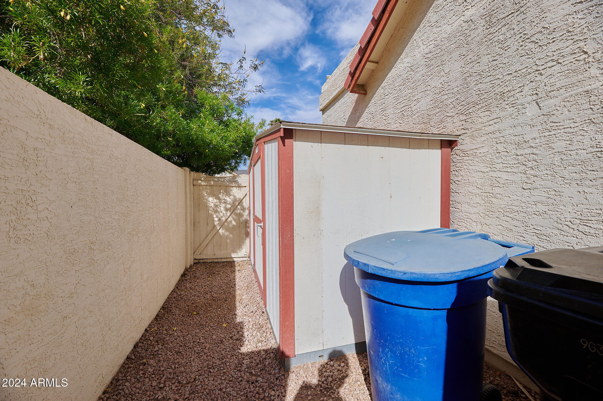 4151 W VICTORIA Lane