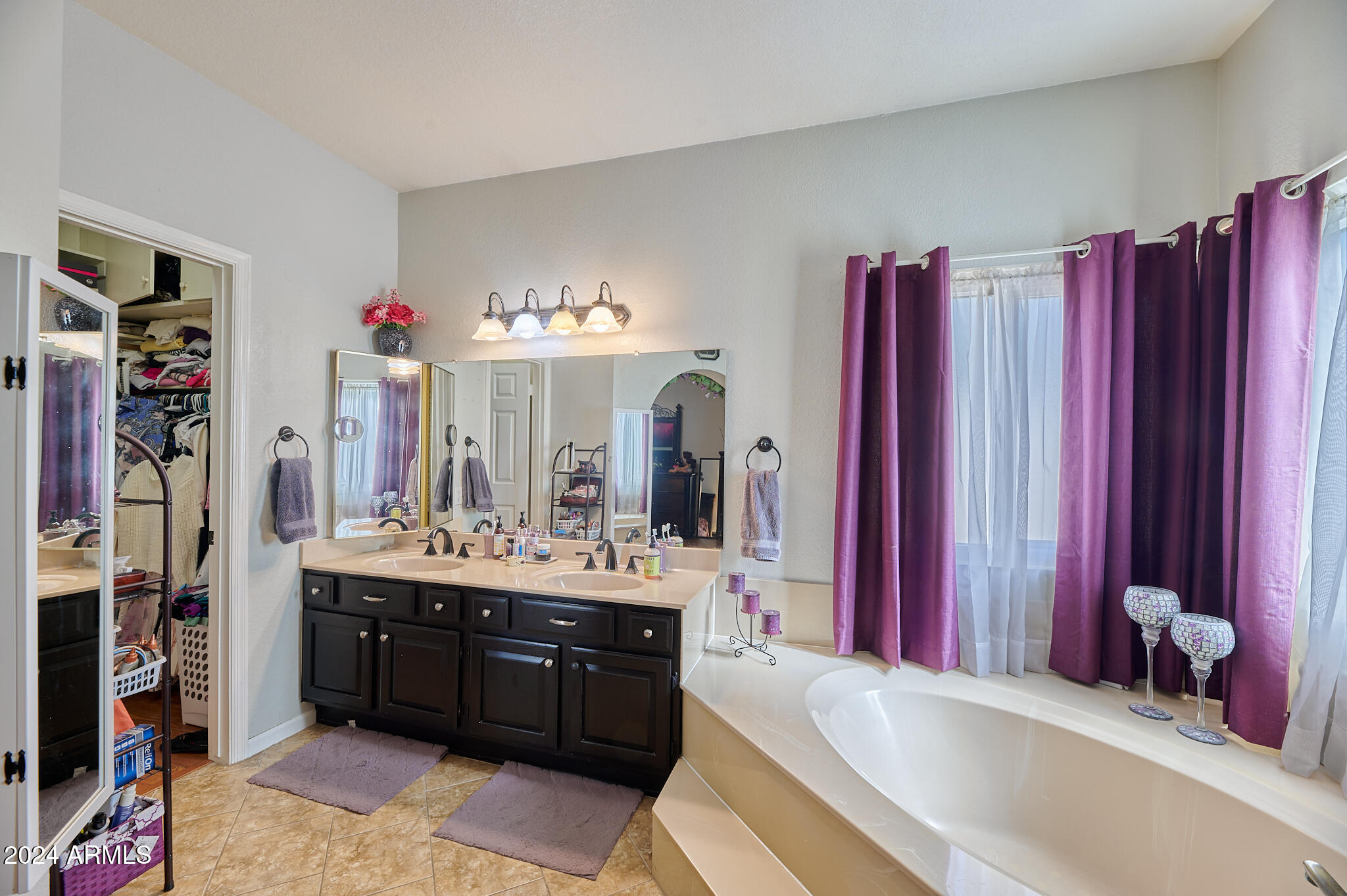 4151 W VICTORIA Lane