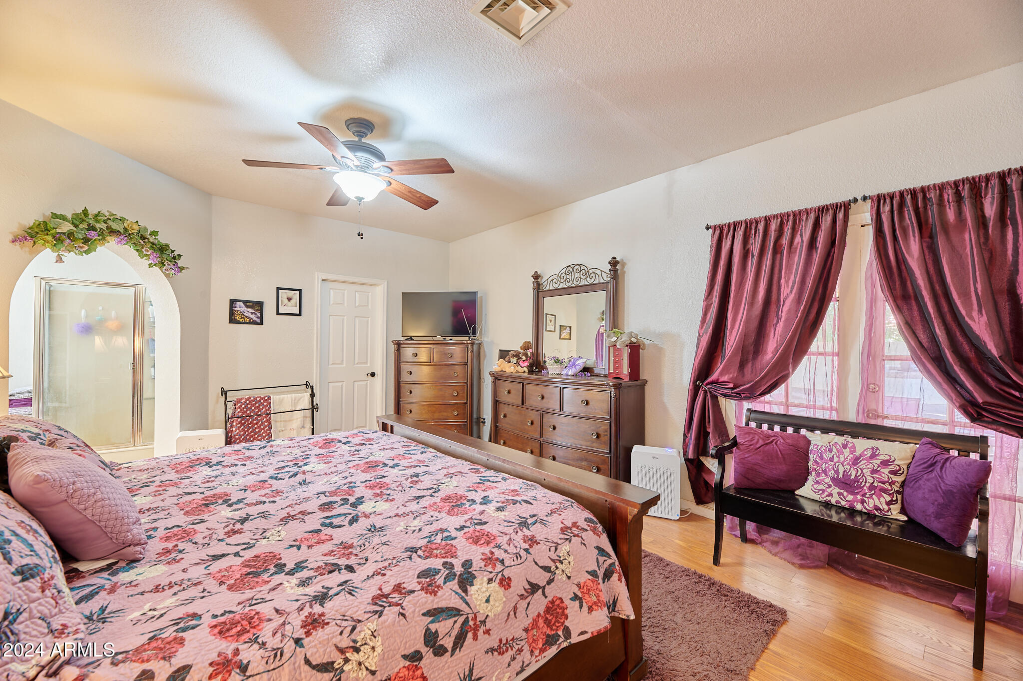 4151 W VICTORIA Lane