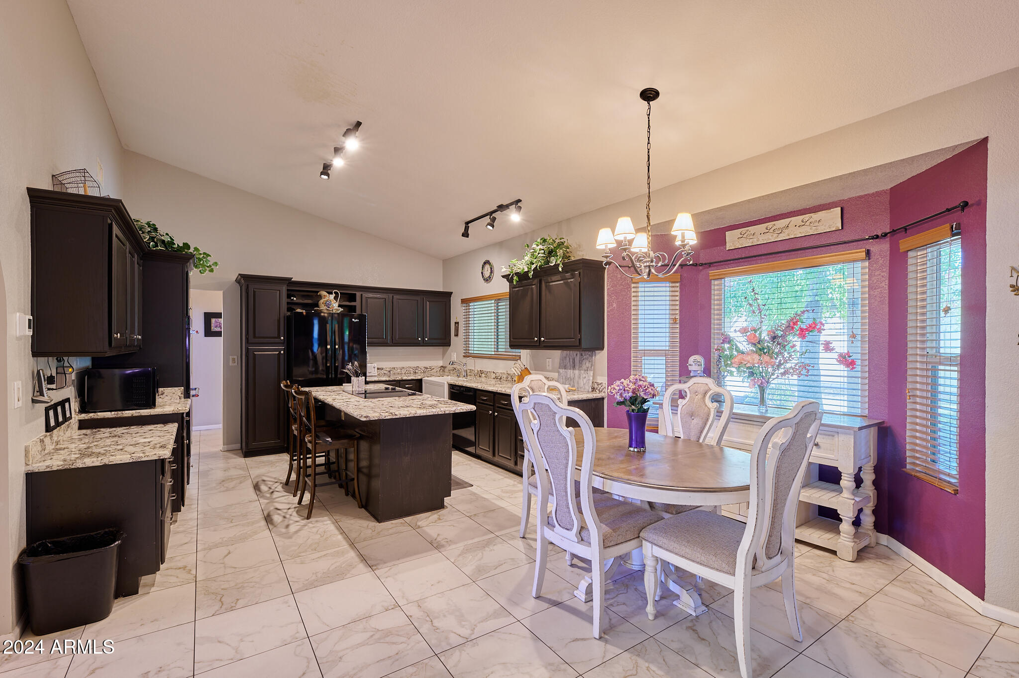 4151 W VICTORIA Lane