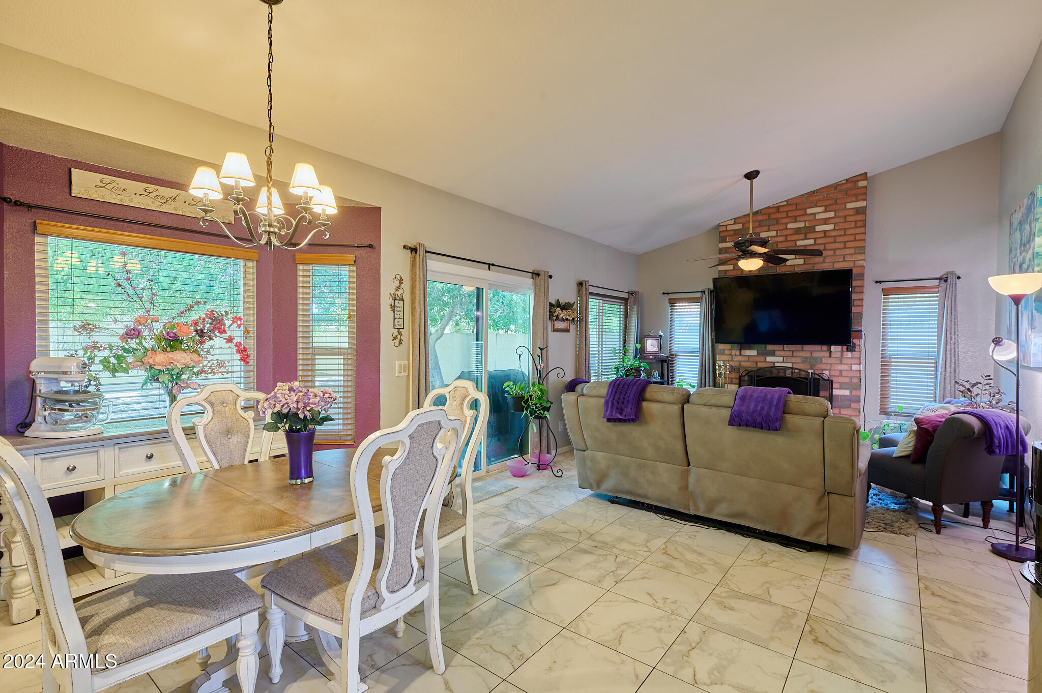 4151 W VICTORIA Lane