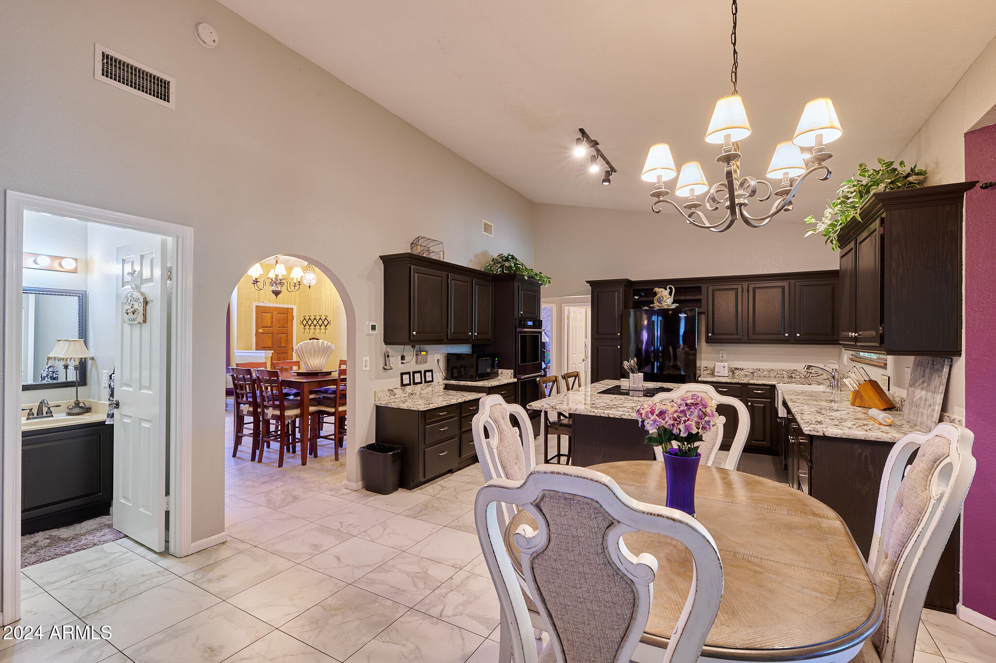 4151 W VICTORIA Lane