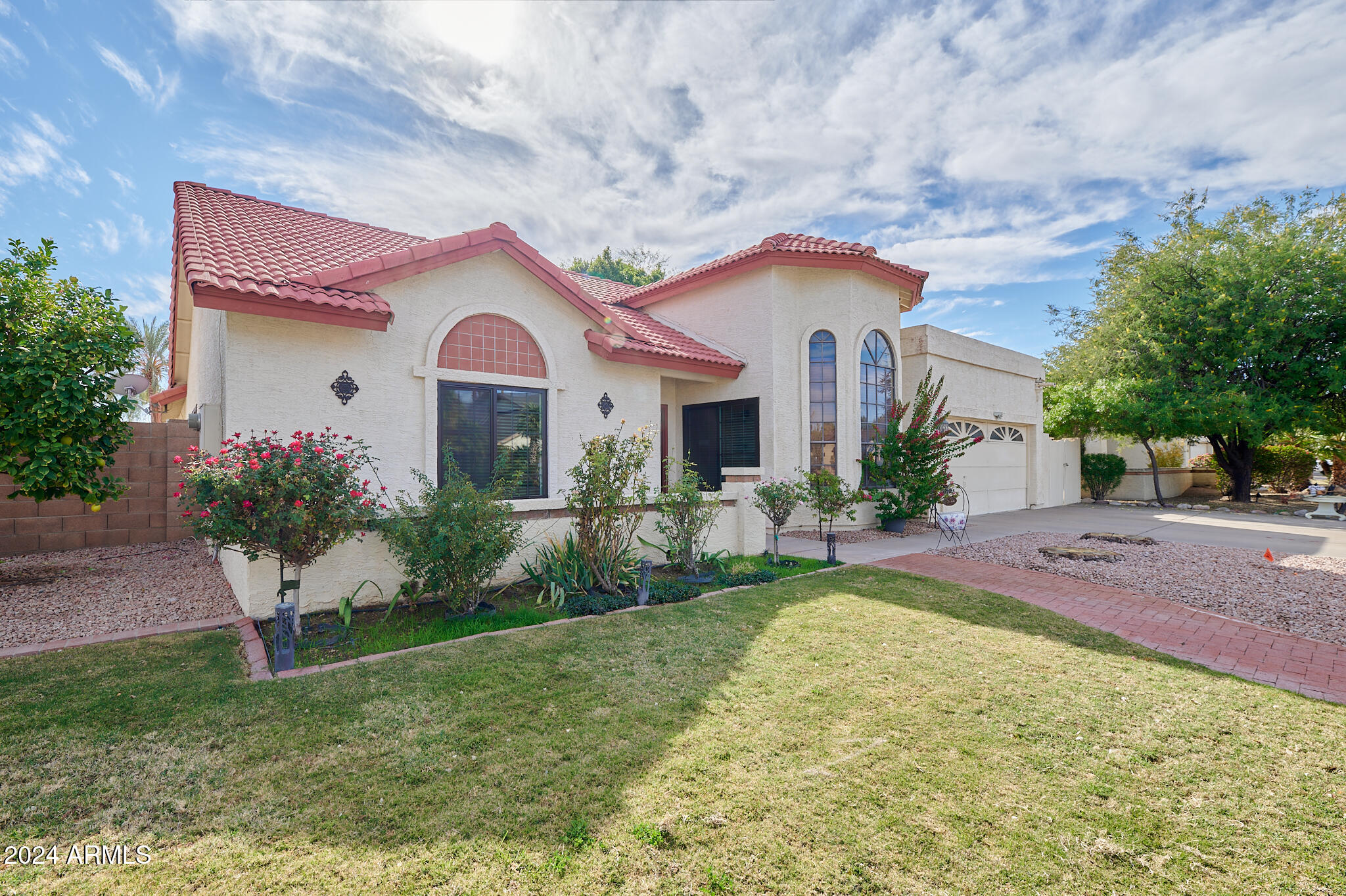 4151 W VICTORIA Lane