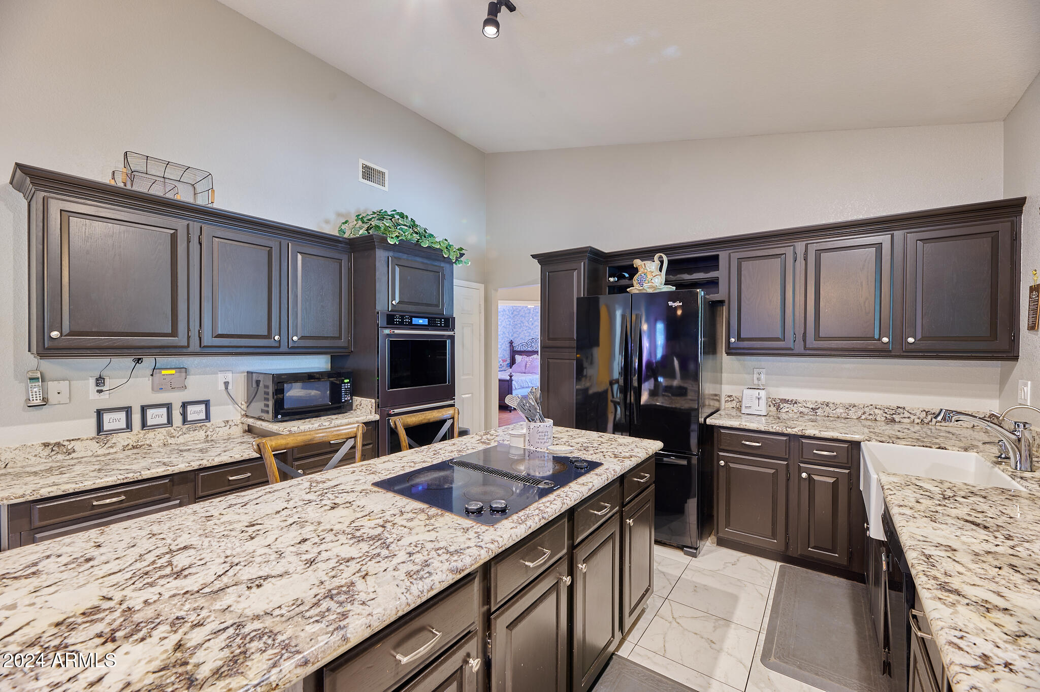 4151 W VICTORIA Lane