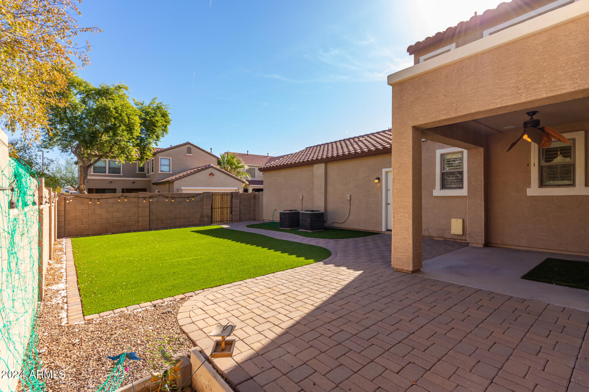 1723 S RESEDA Street