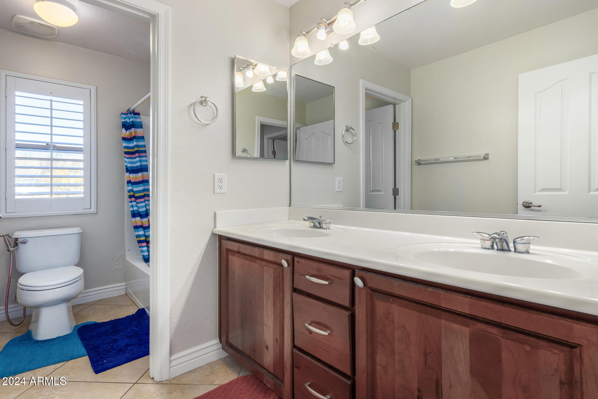 1723 S RESEDA Street