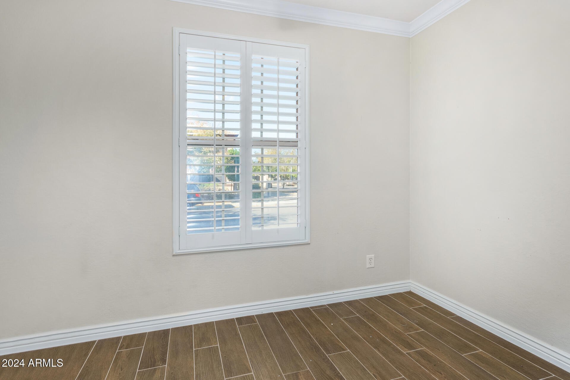 1723 S RESEDA Street