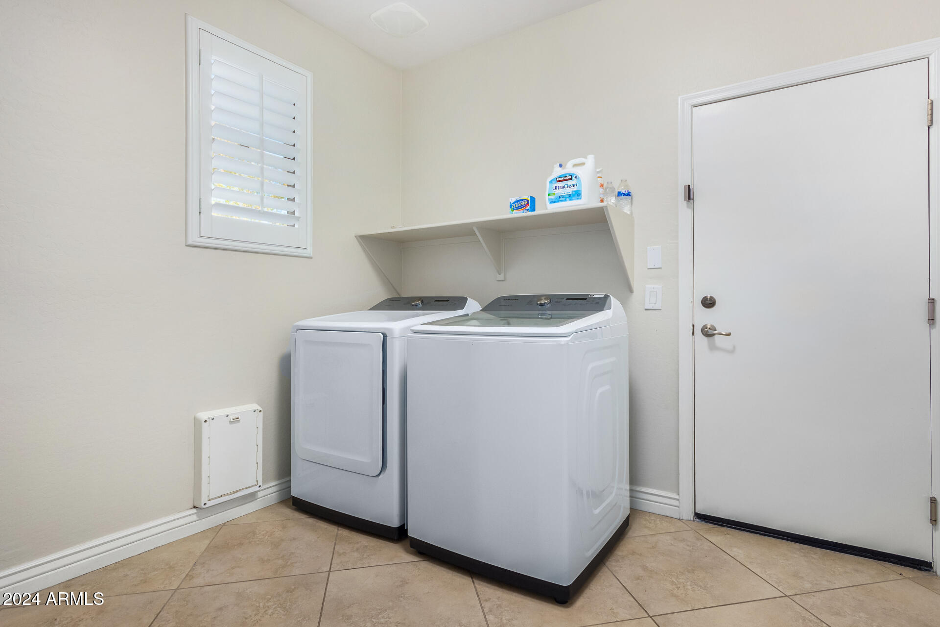 1723 S RESEDA Street