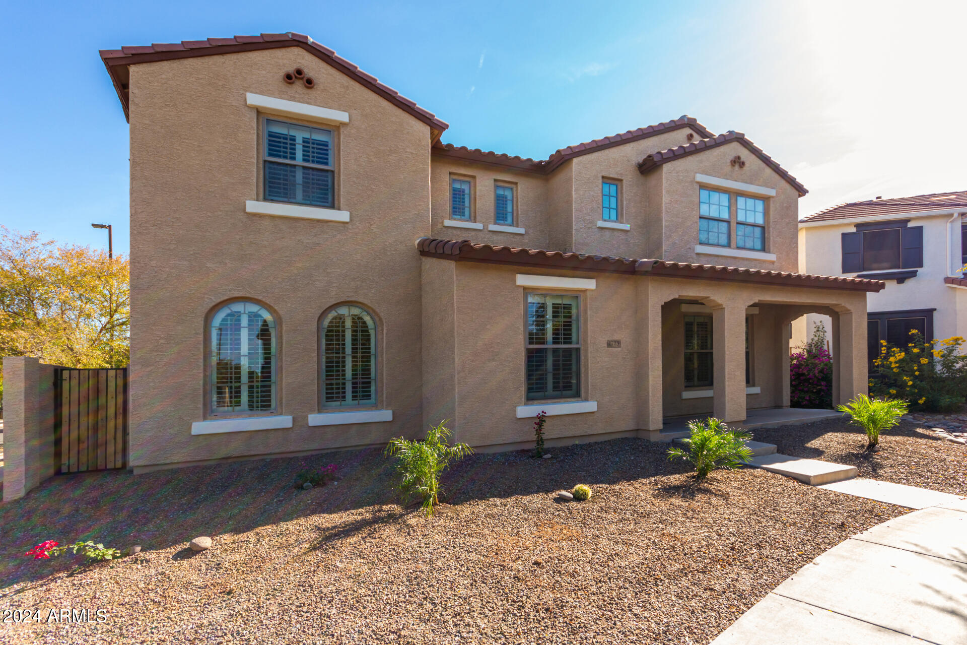 1723 S RESEDA Street