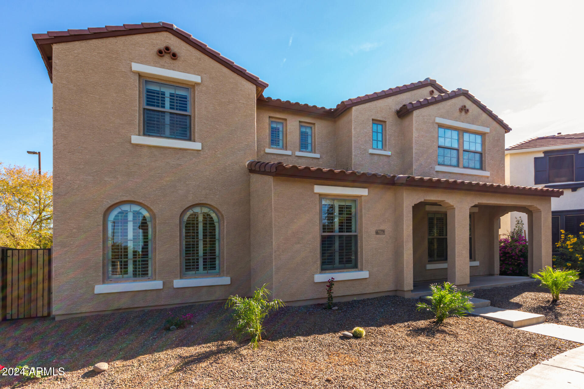 1723 S RESEDA Street