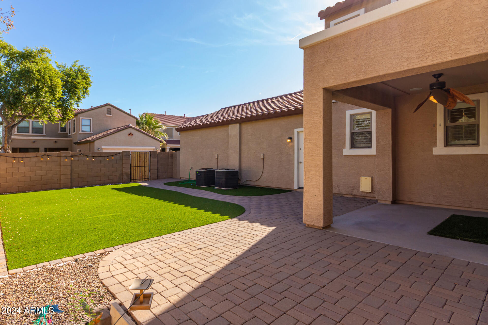 1723 S RESEDA Street