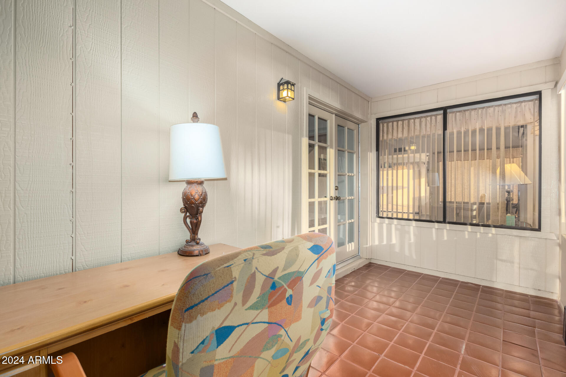 10133 E CHESTNUT Drive