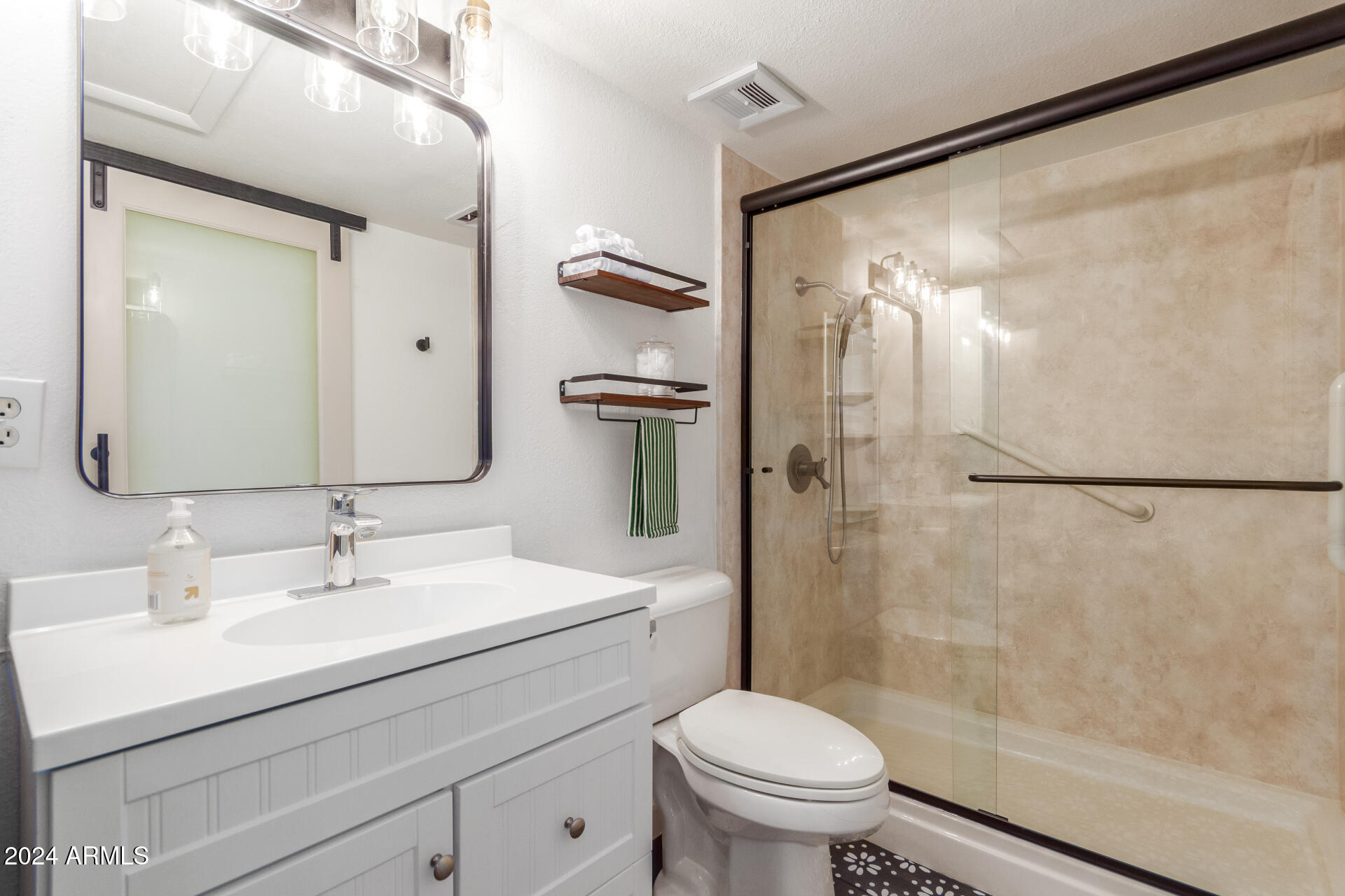 2458 E UNIVERSITY Drive # 4