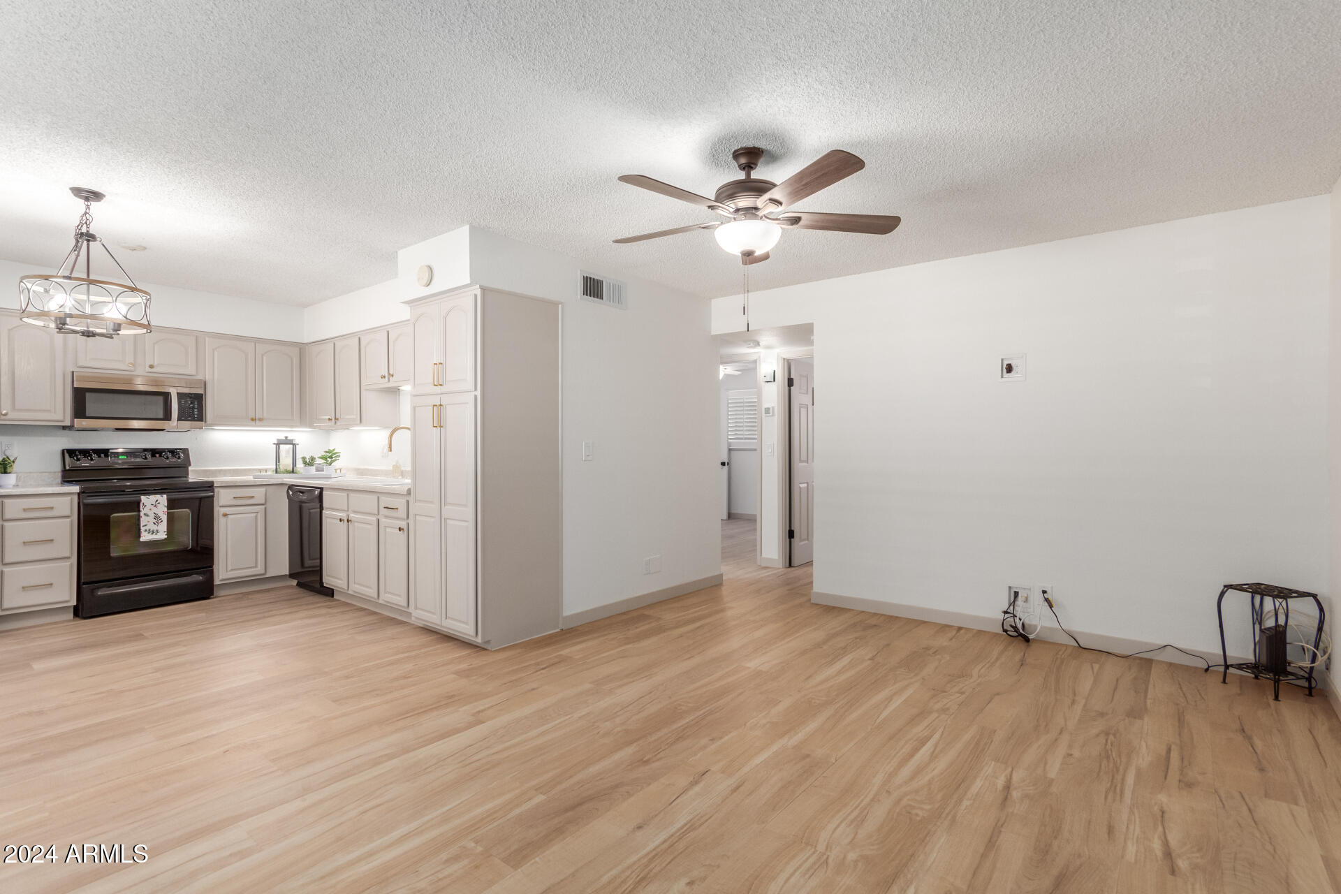 2458 E UNIVERSITY Drive # 4