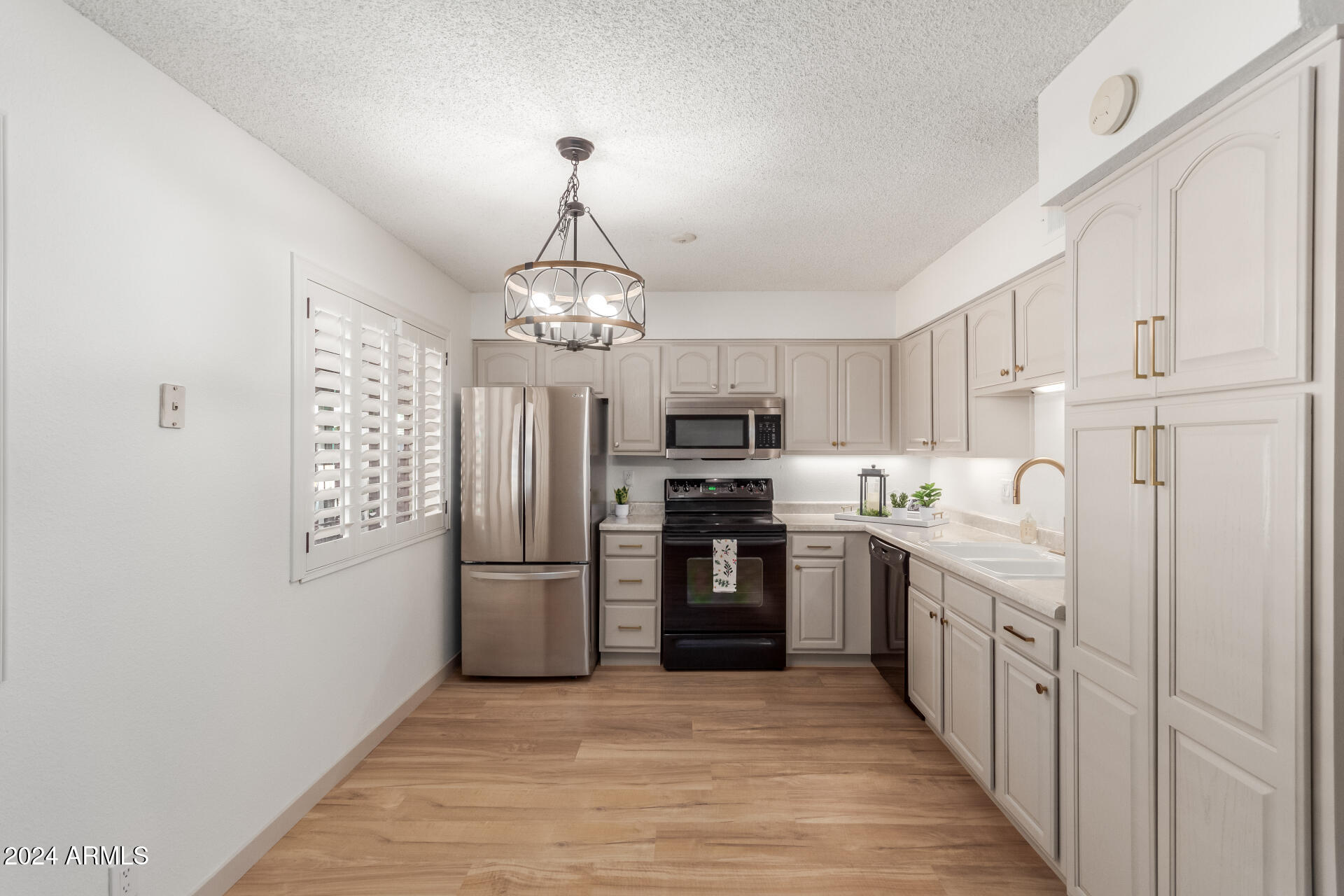 2458 E UNIVERSITY Drive # 4