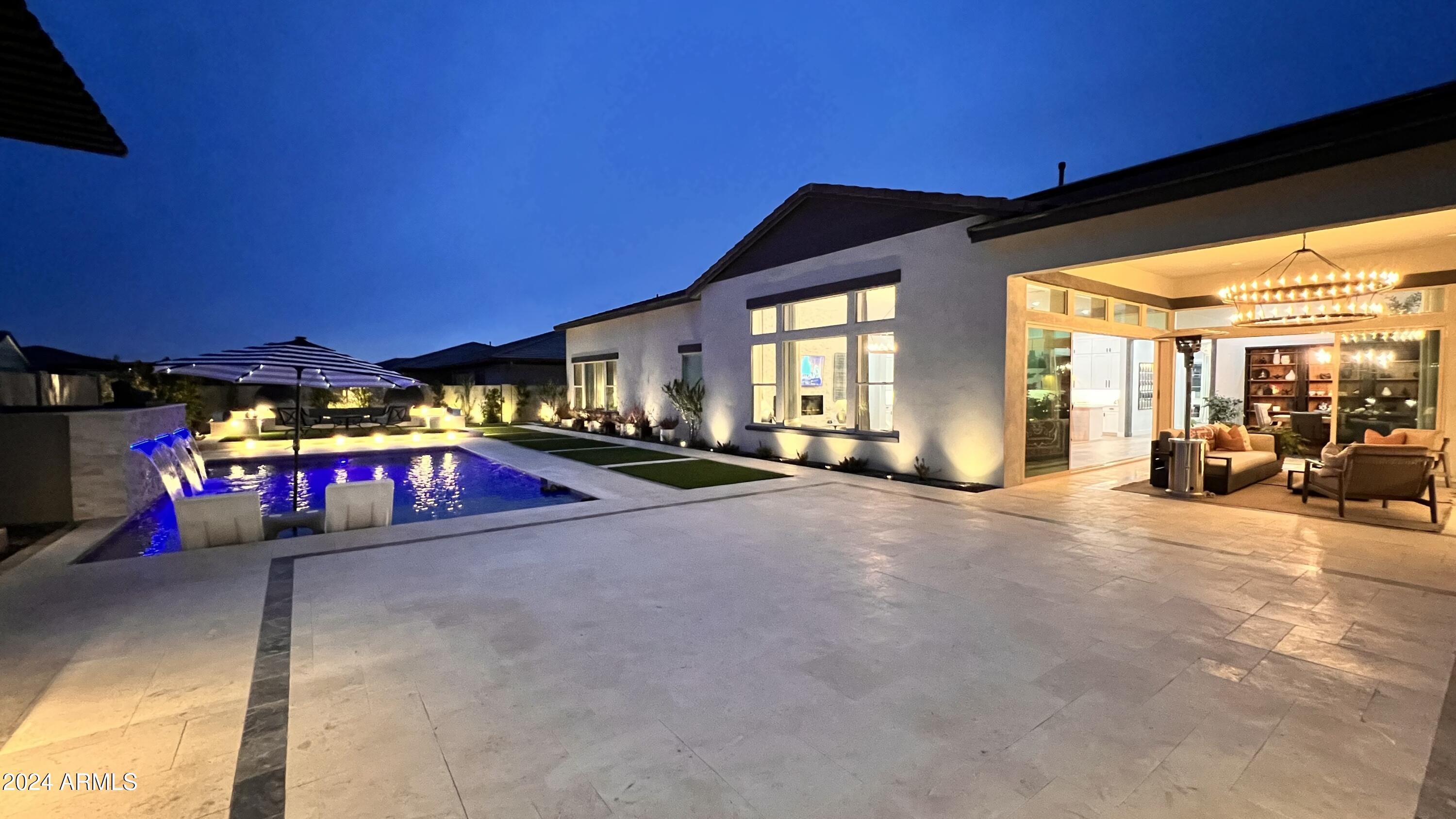 1359 E SAN CARLOS Way